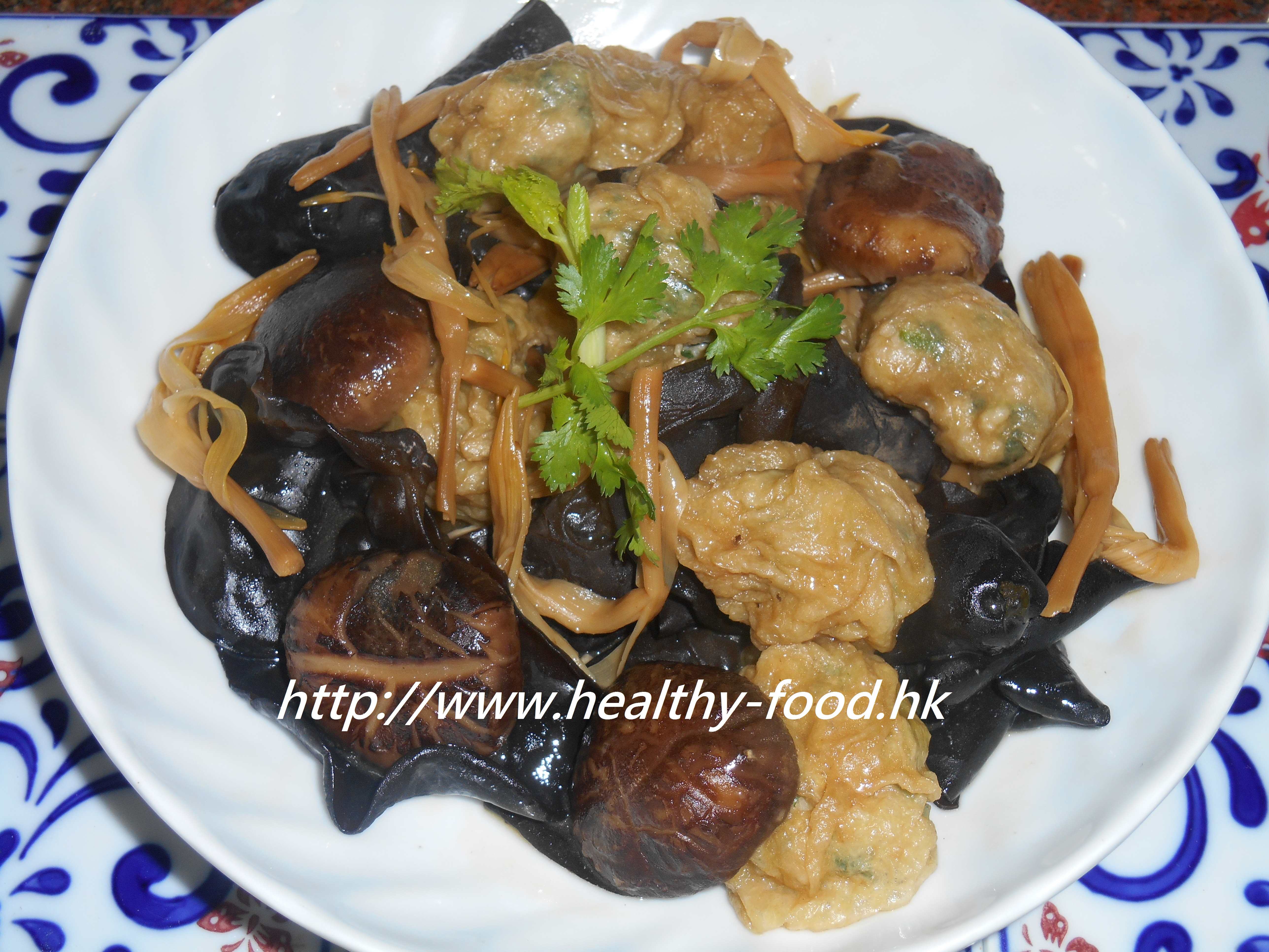 Jin Zhen Cloud Ear Stuffed Shan Gen (Fish Maw Balls)