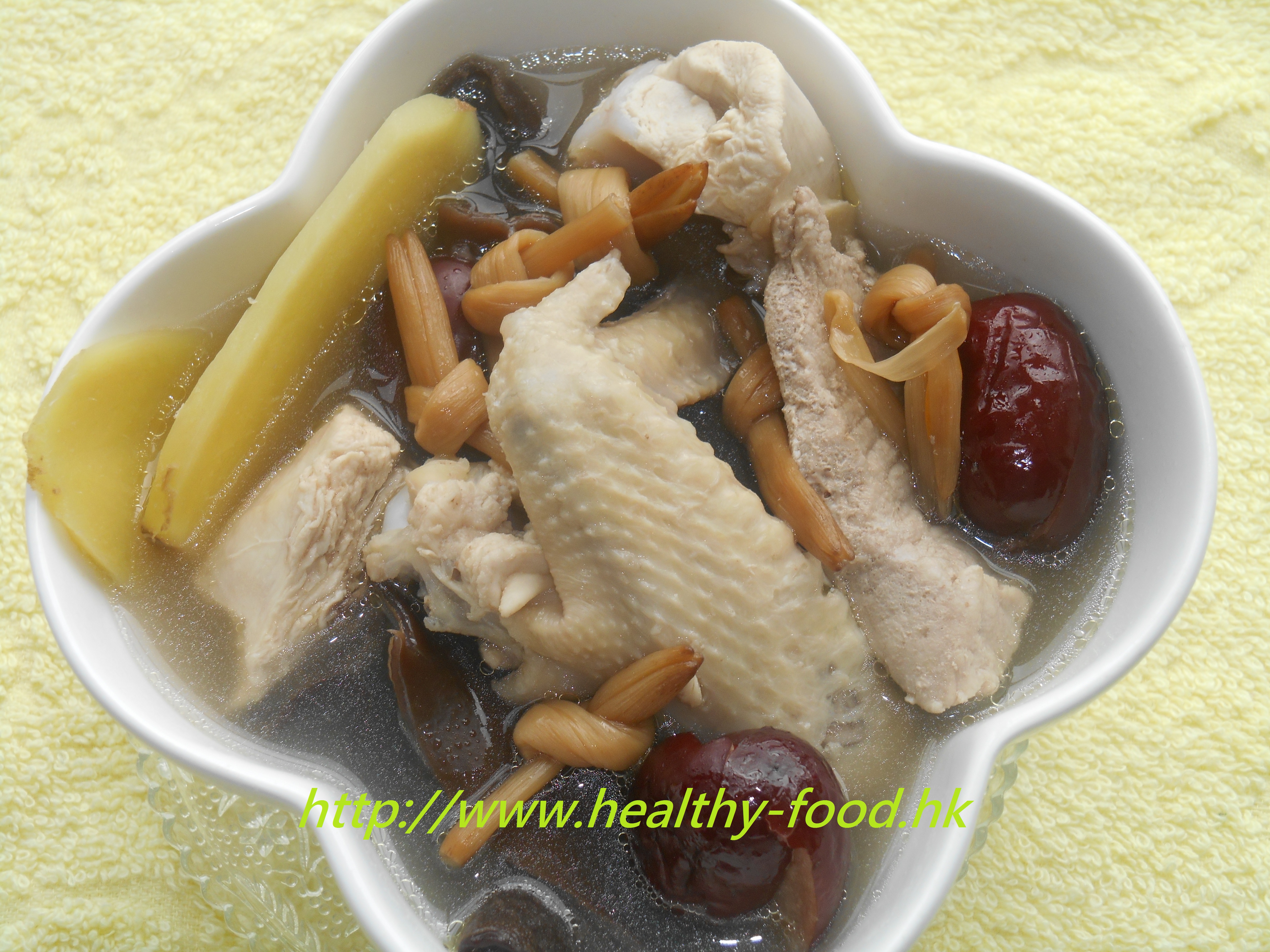 Golden Needle (Daylily) and Black Wood Ear Chicken Soup