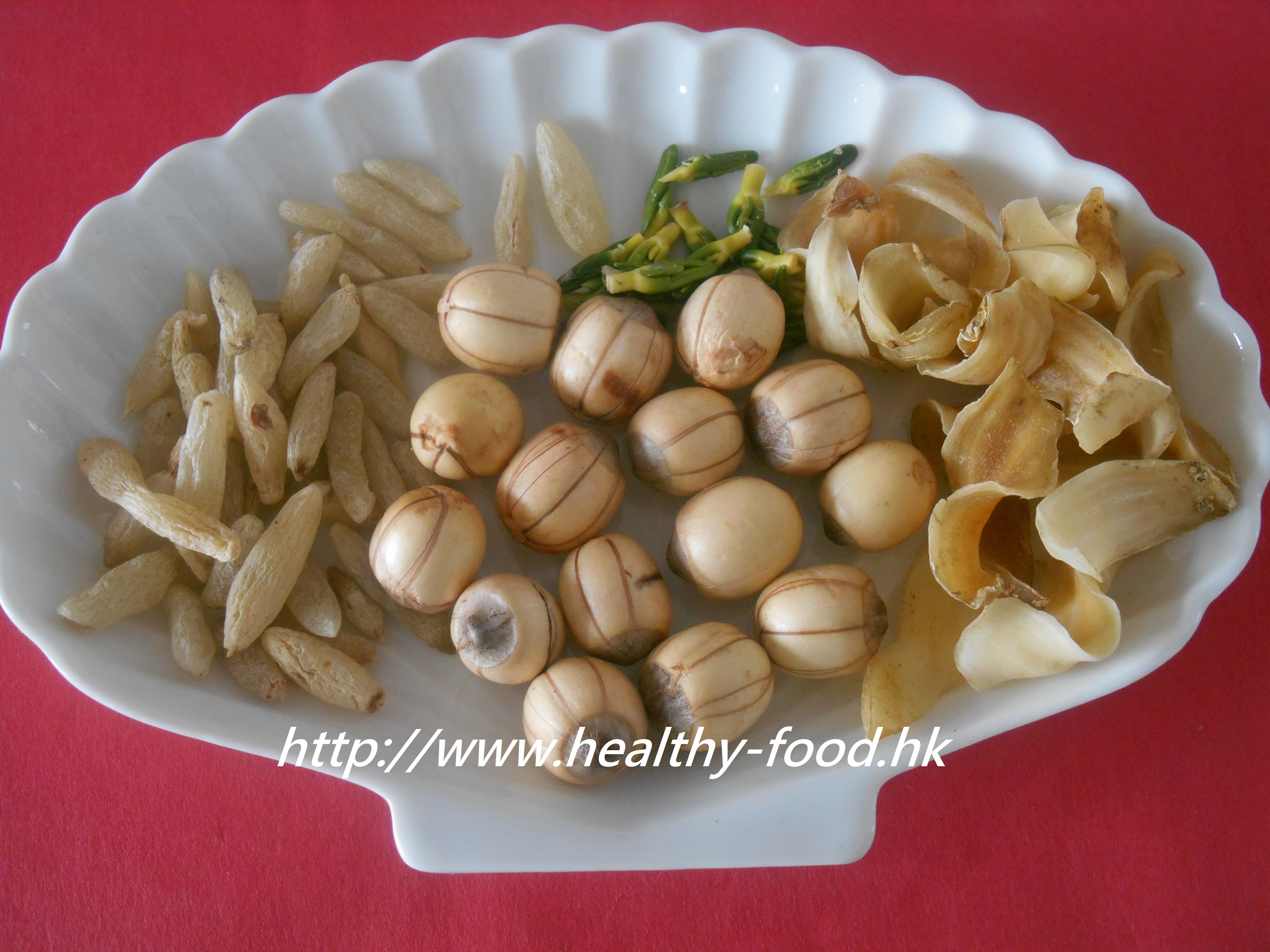 Fresh Lotus Seed, Lily Bulb and Ophiopogon Soup