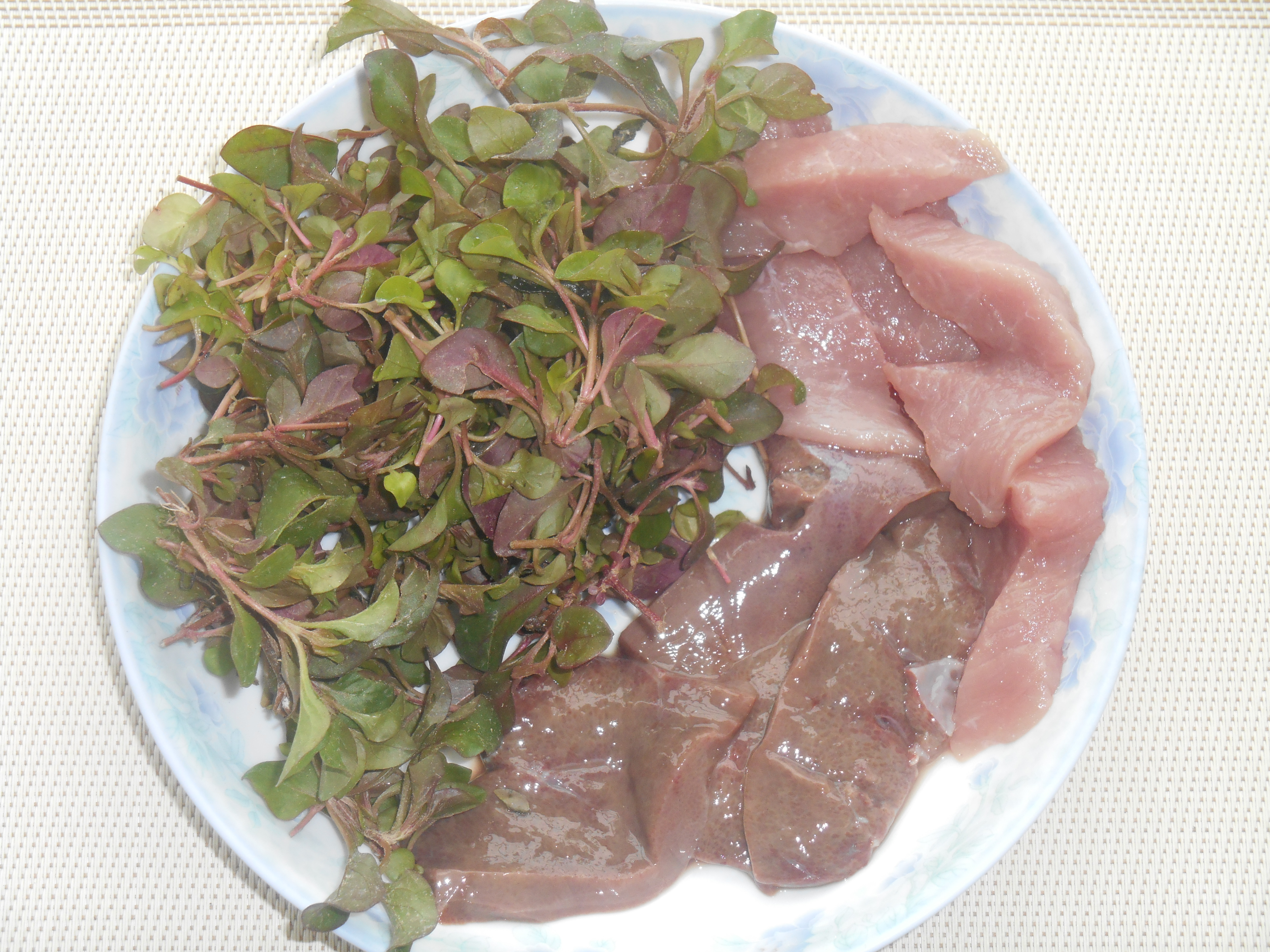 Red Goji Leaf, Pork Liver, and Lean Meat Soup