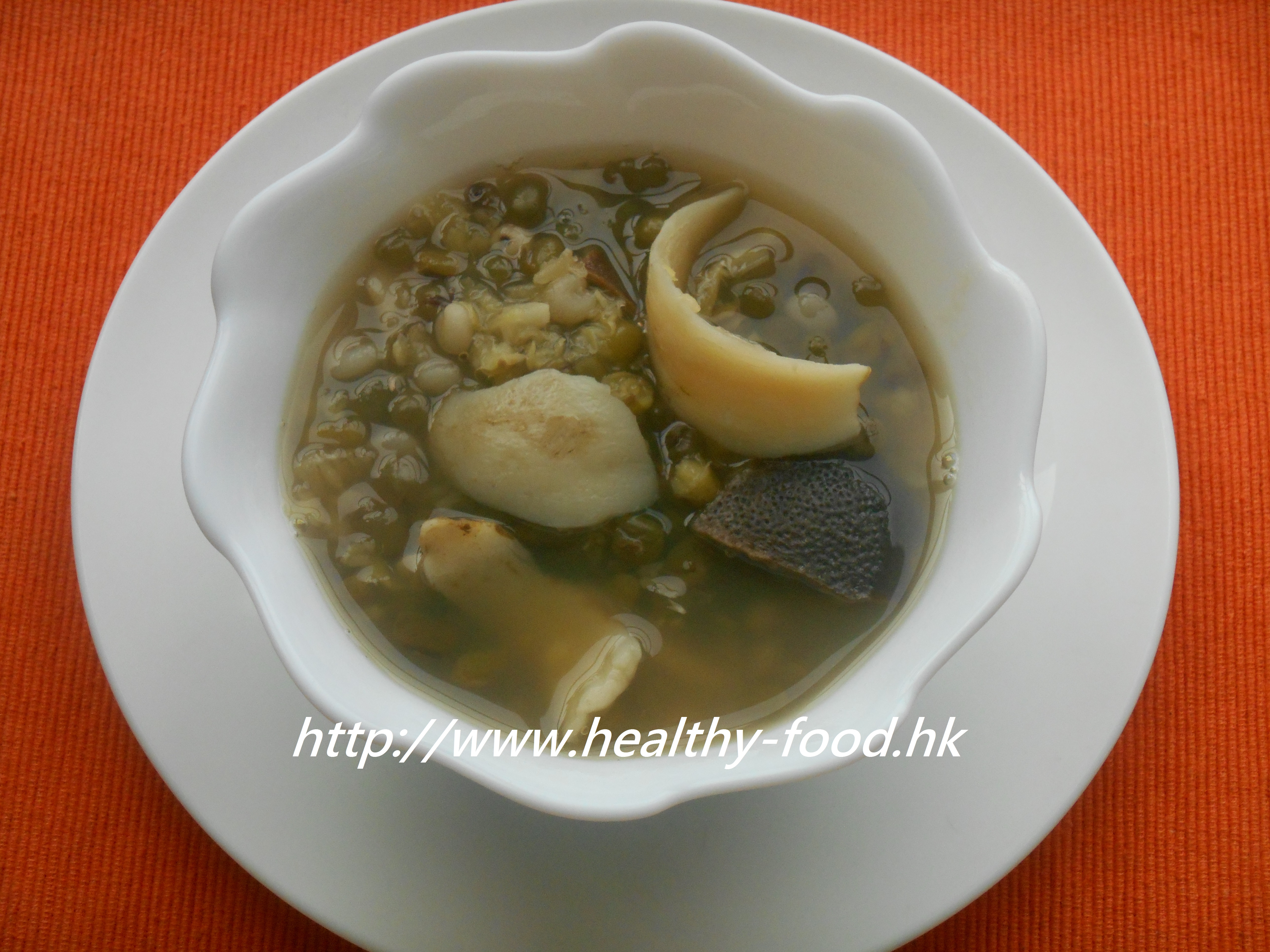 Mung Bean, Coix Seed & Lily Sweet Soup