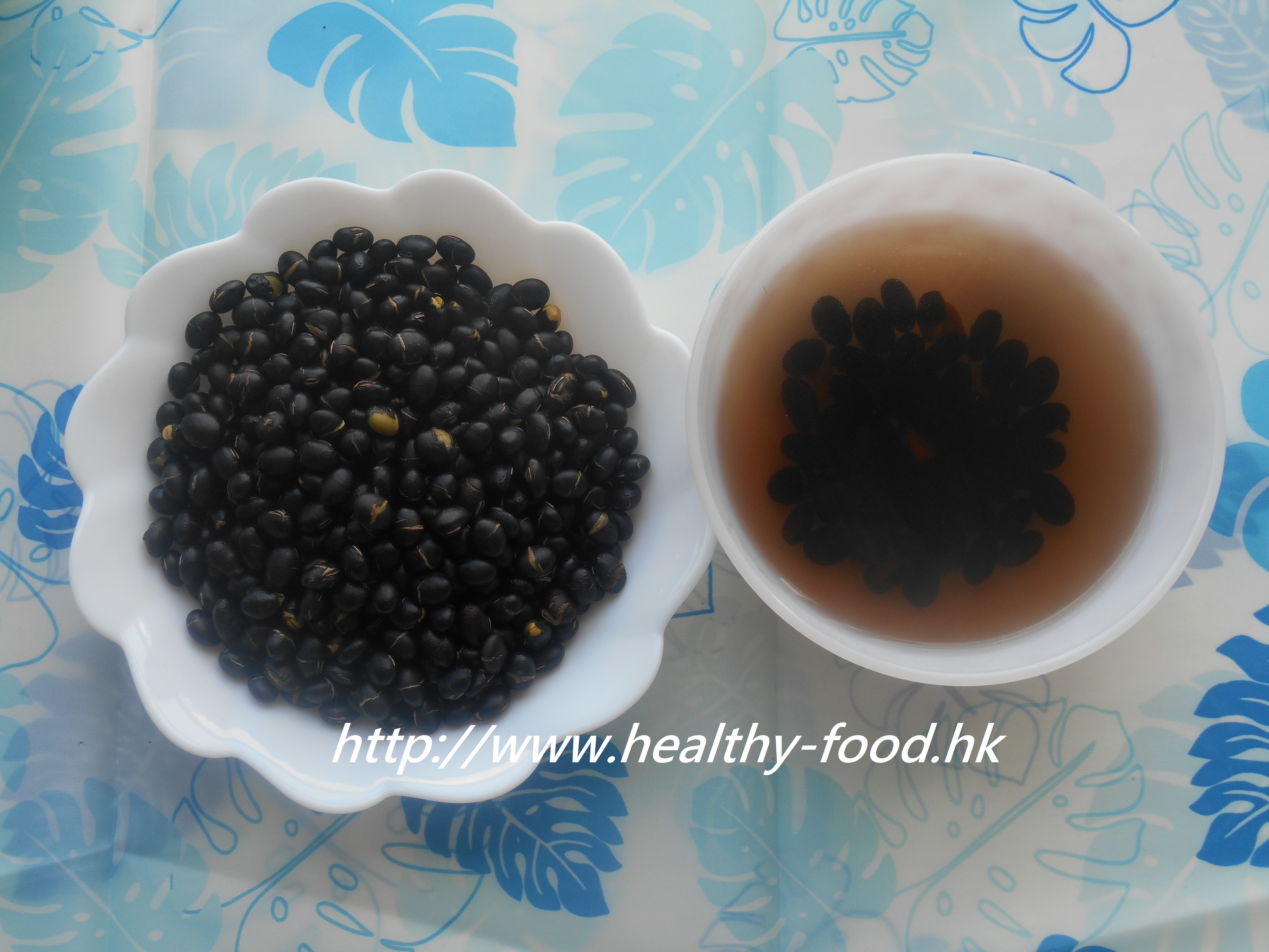 Roasted Black Soybean Tea (Qing Ren Hei Dou Cha)