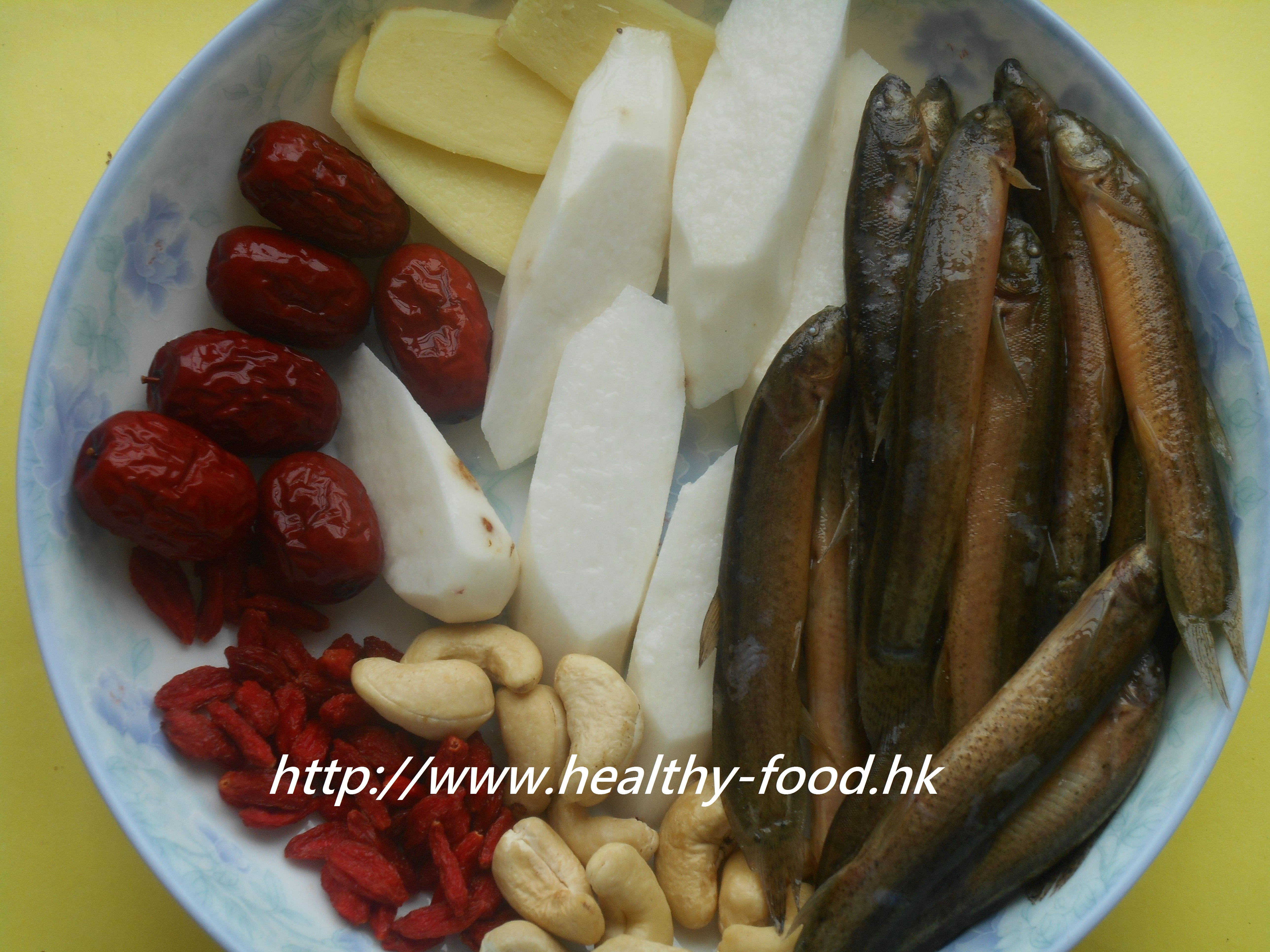 Chinese Yam, Goji, Cashew and Loach Fish Soup (Huai Qi Yao Guo Ni Qiu Tang)