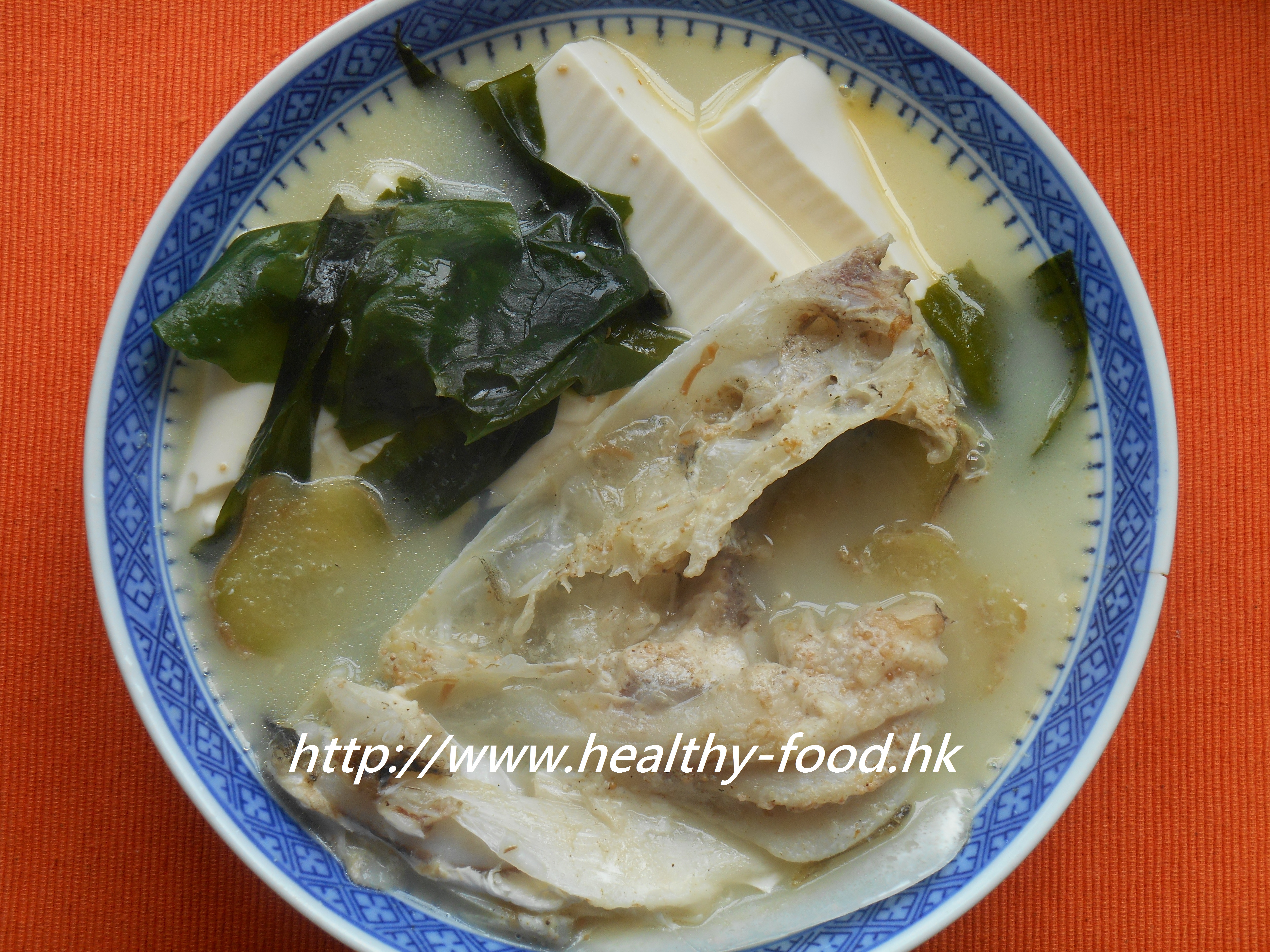 Tofu, Spirulina Seaweed & Fish-Head Soup