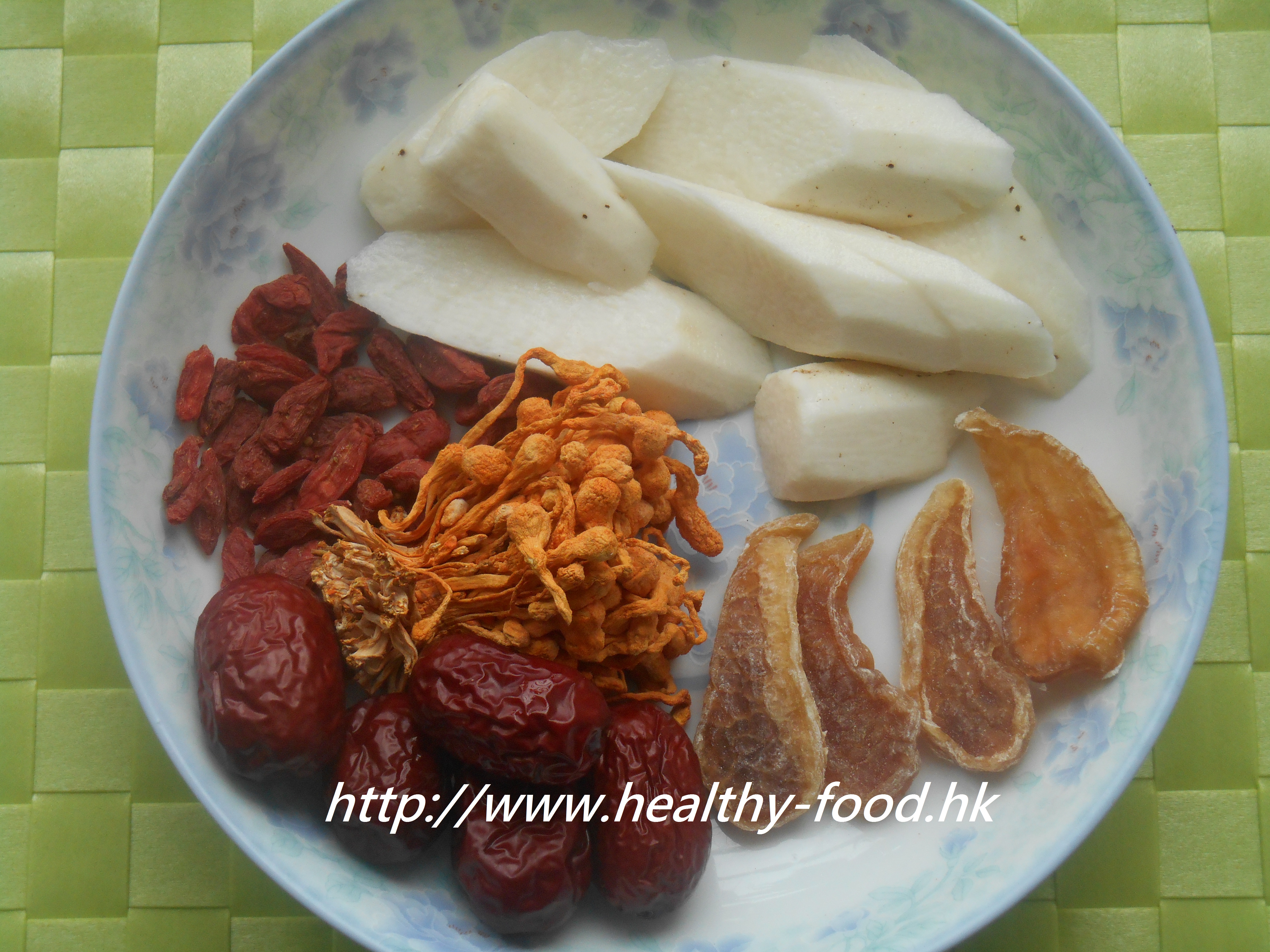 Cordyceps Flower, Chinese Yam, Goji Berry and Pearl Meat Soup