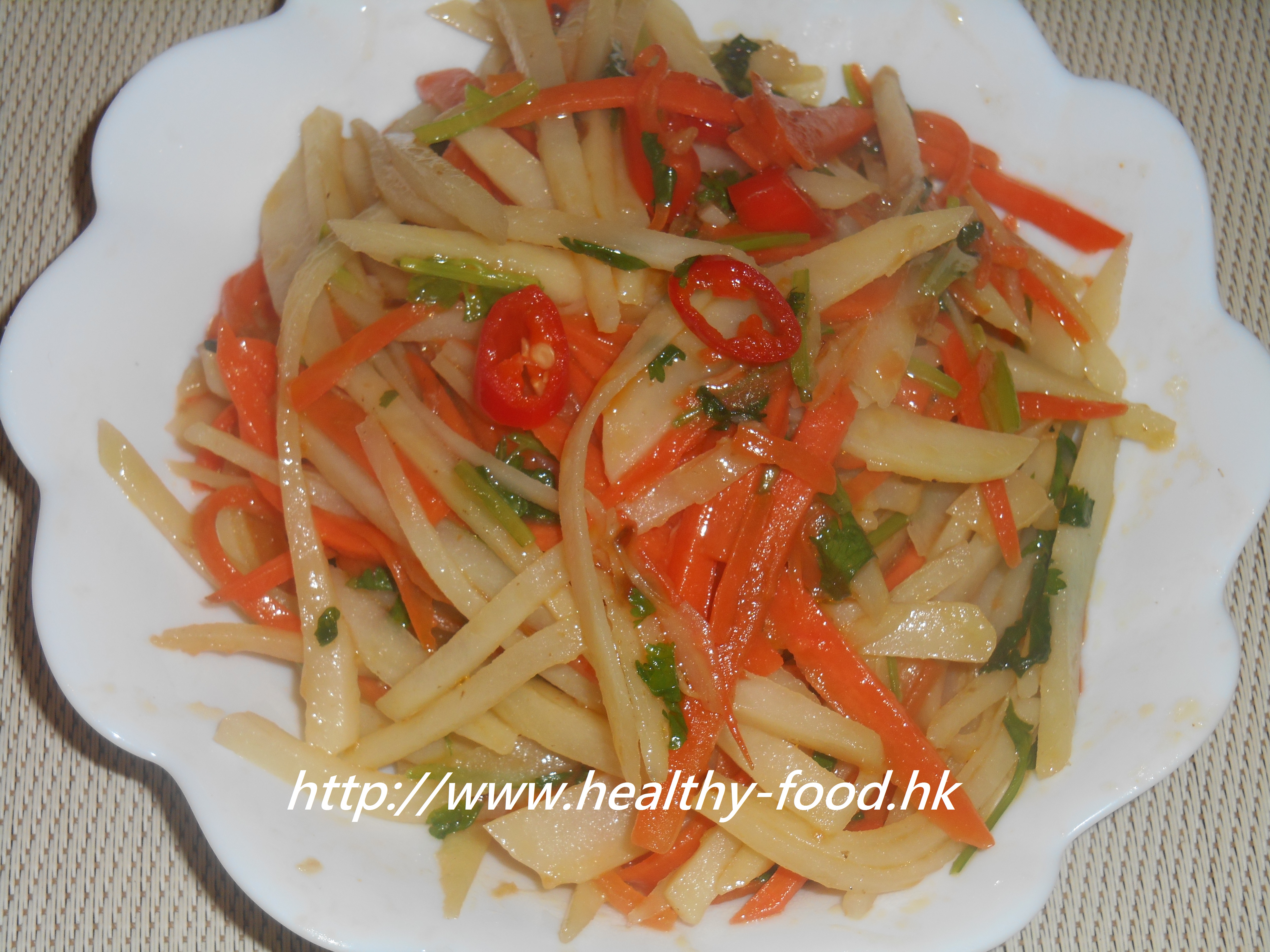 Three-Color Vegetable Stir-Fry (Potato, Carrot, Red Pepper with Celery)