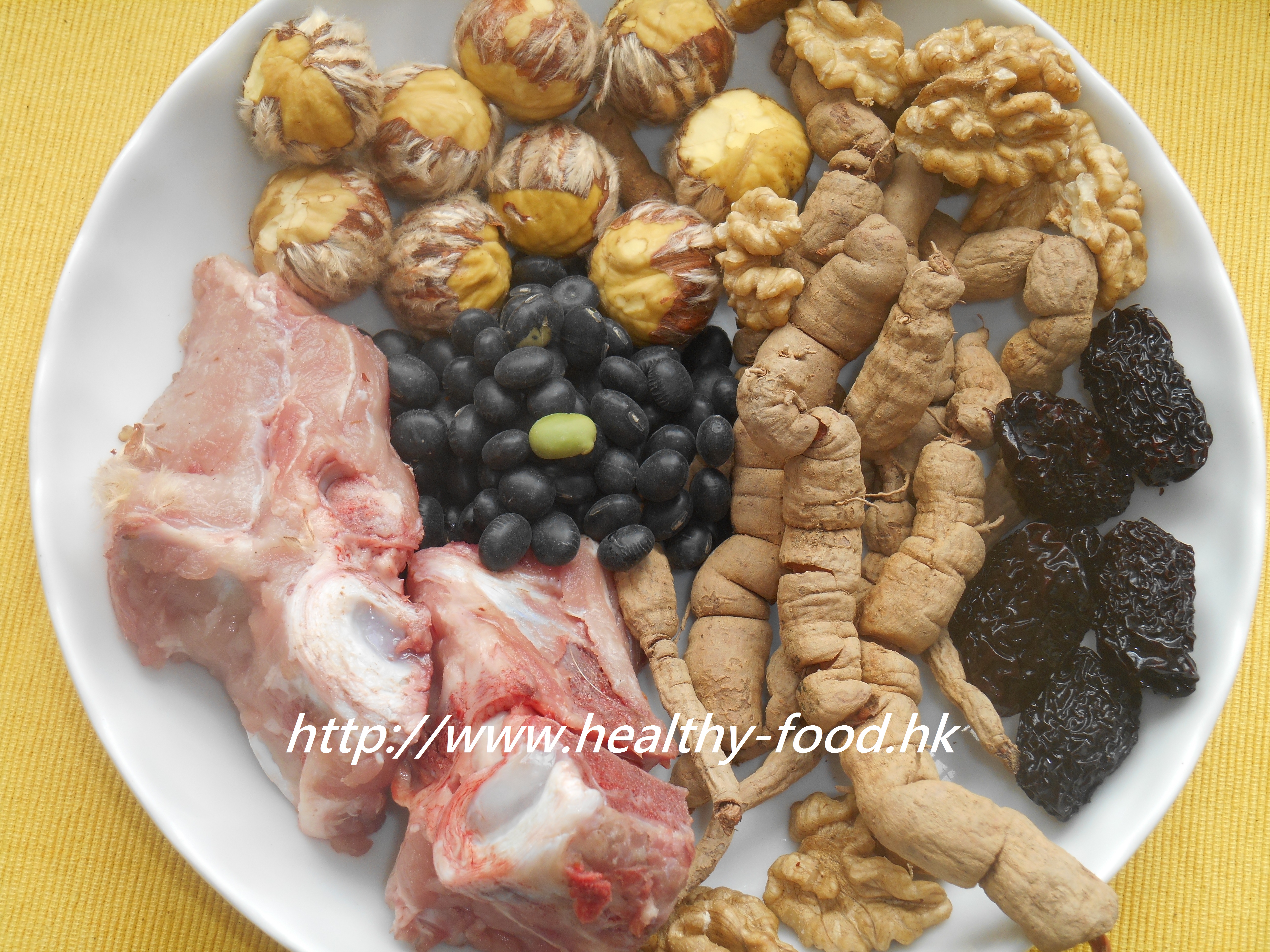 Fresh Morinda, Chestnut and Pork Bone Soup