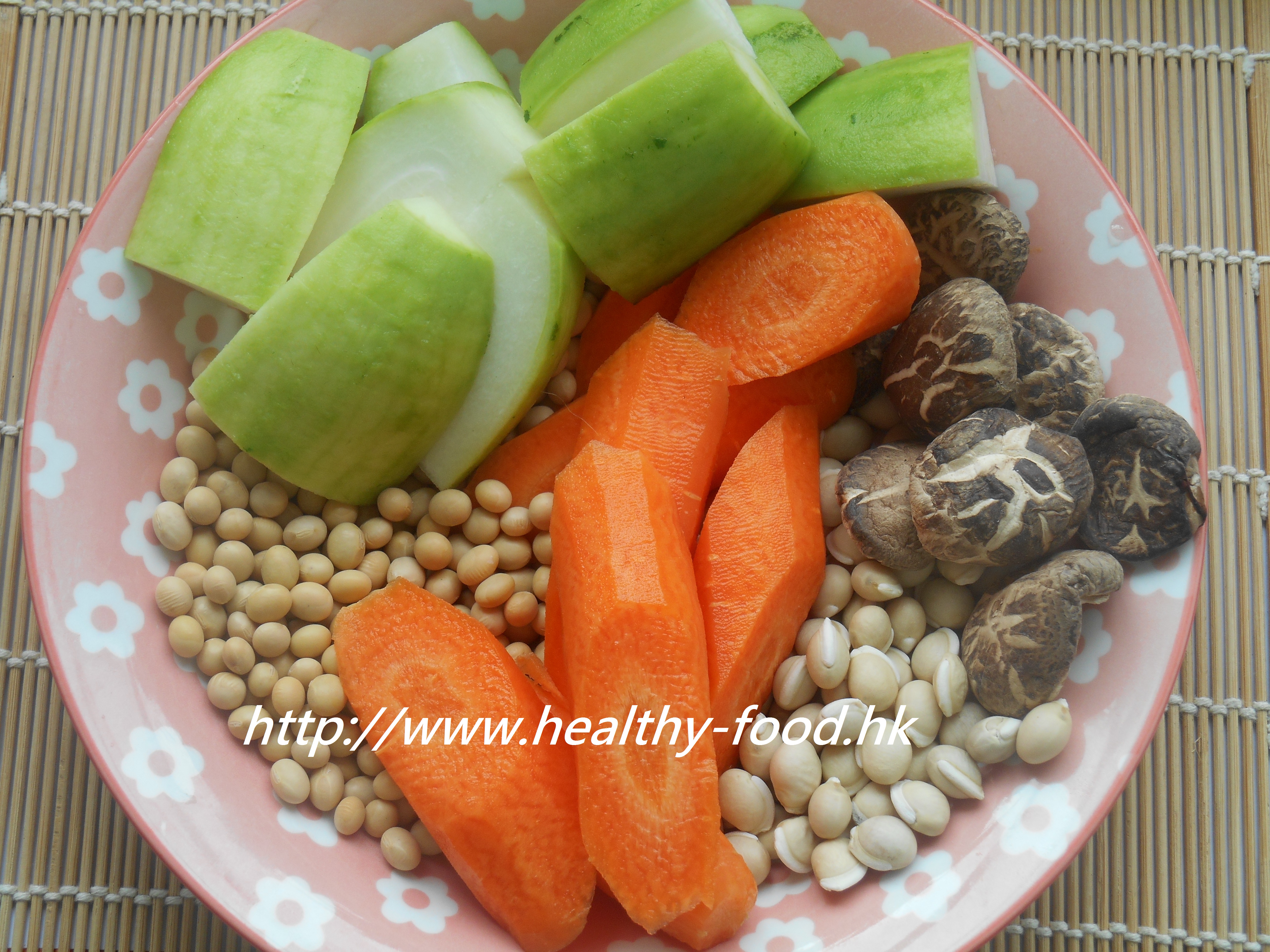 Hairy Gourd, Shiitake Mushroom, and Hyacinth Bean Soup