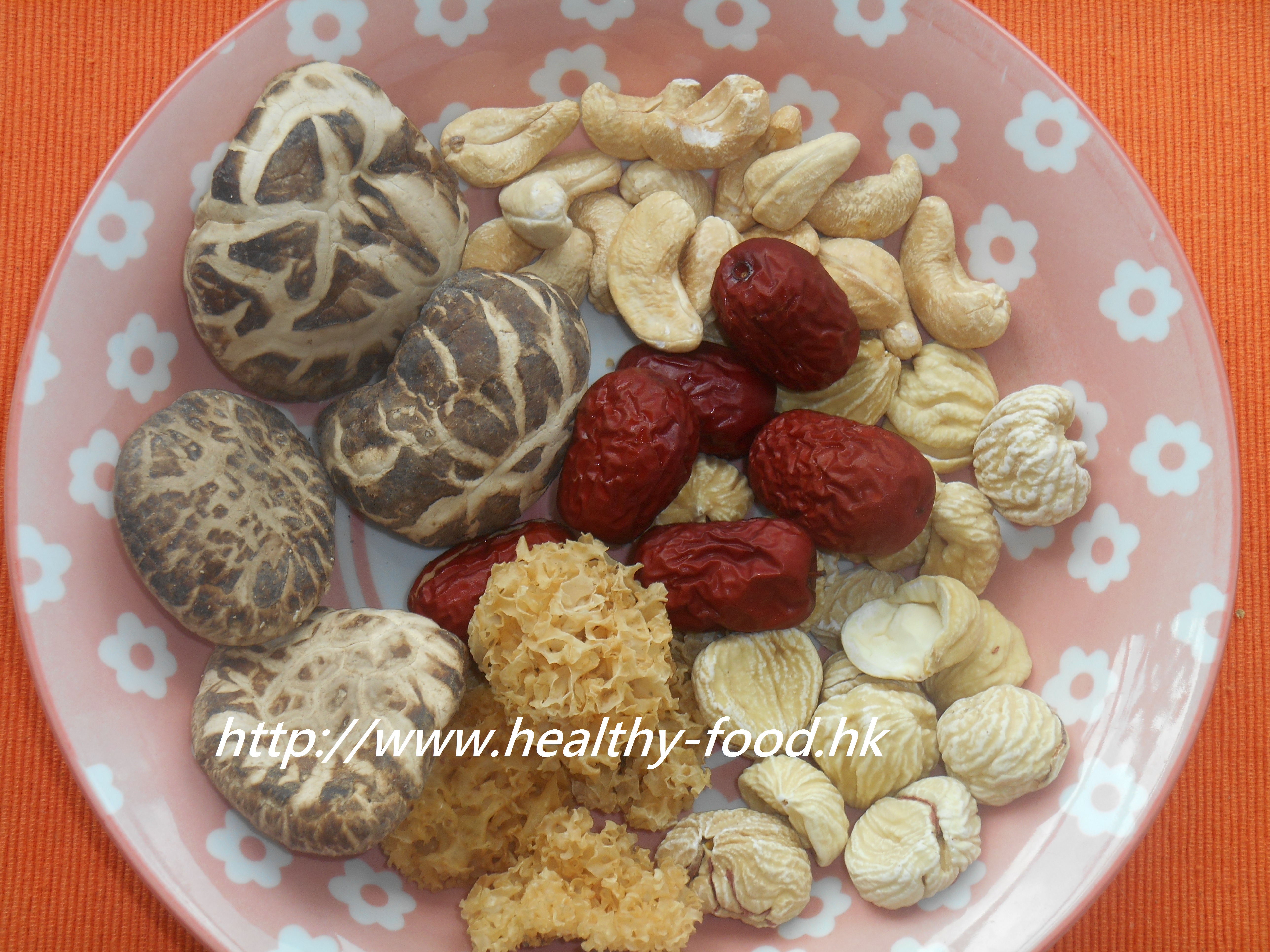 Shiitake Snow Fungus Chestnut Cashew Soup