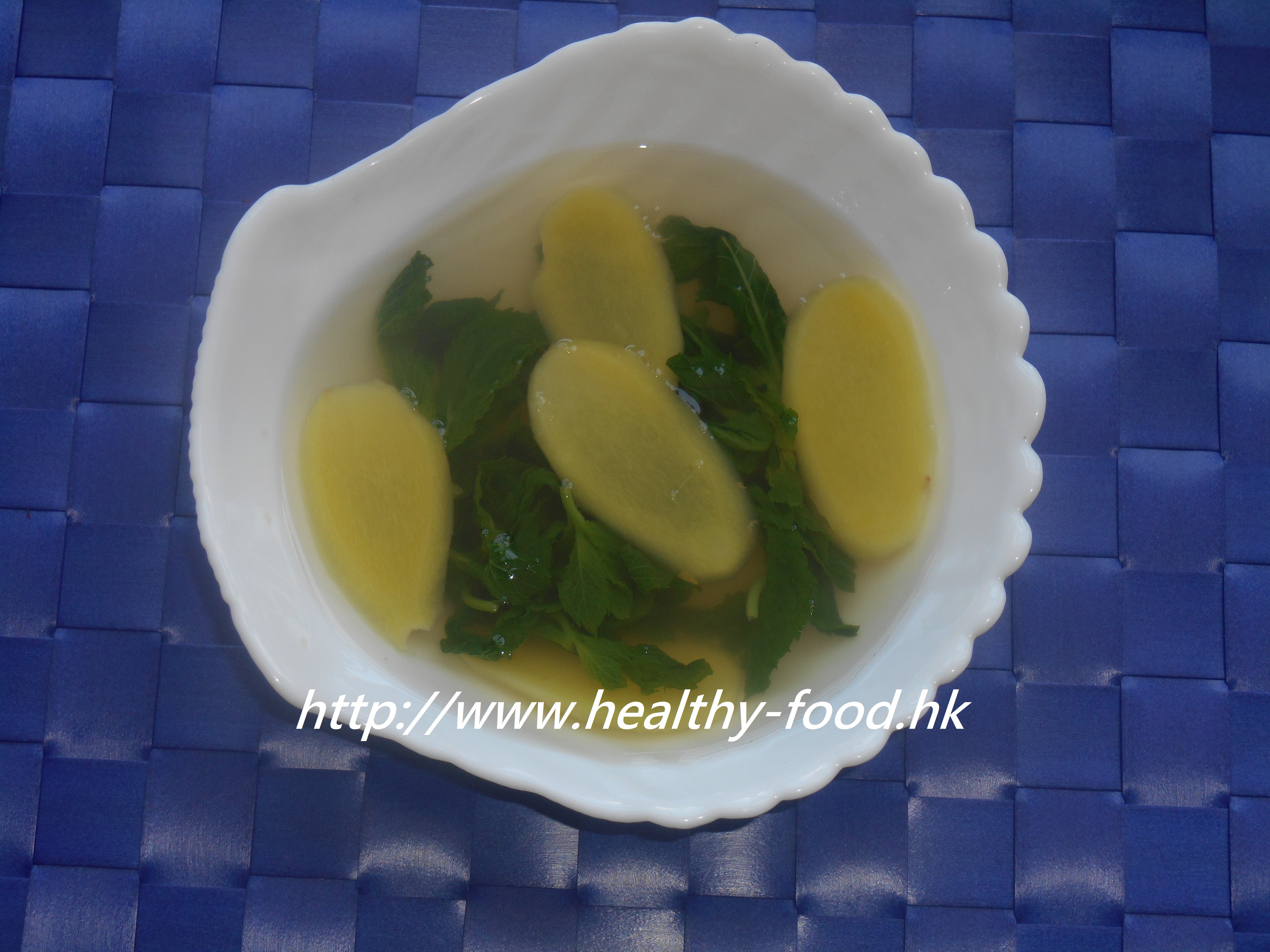 Fresh Ginger and Mint Tea