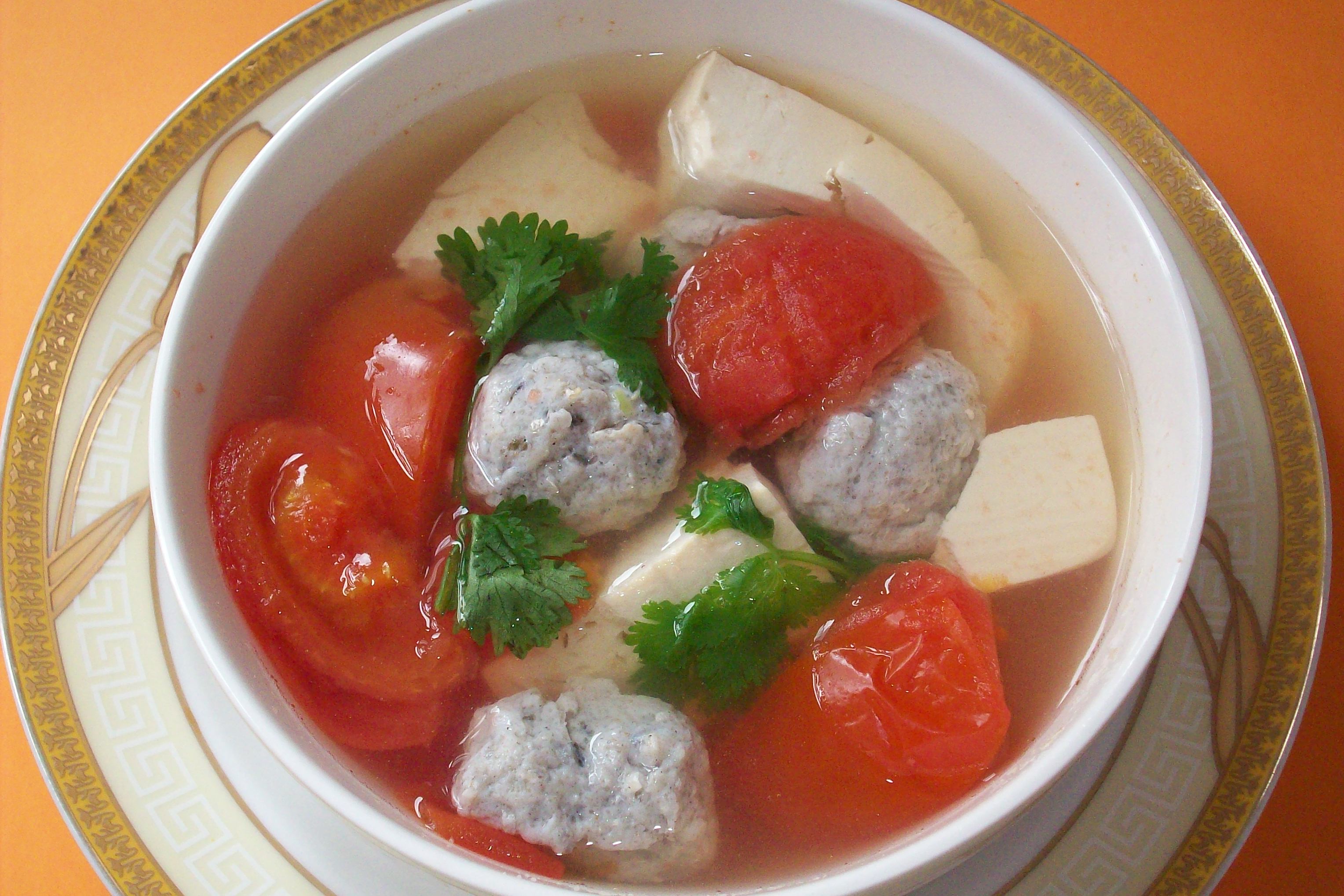 Tomato Tofu Dace Fish Ball Soup