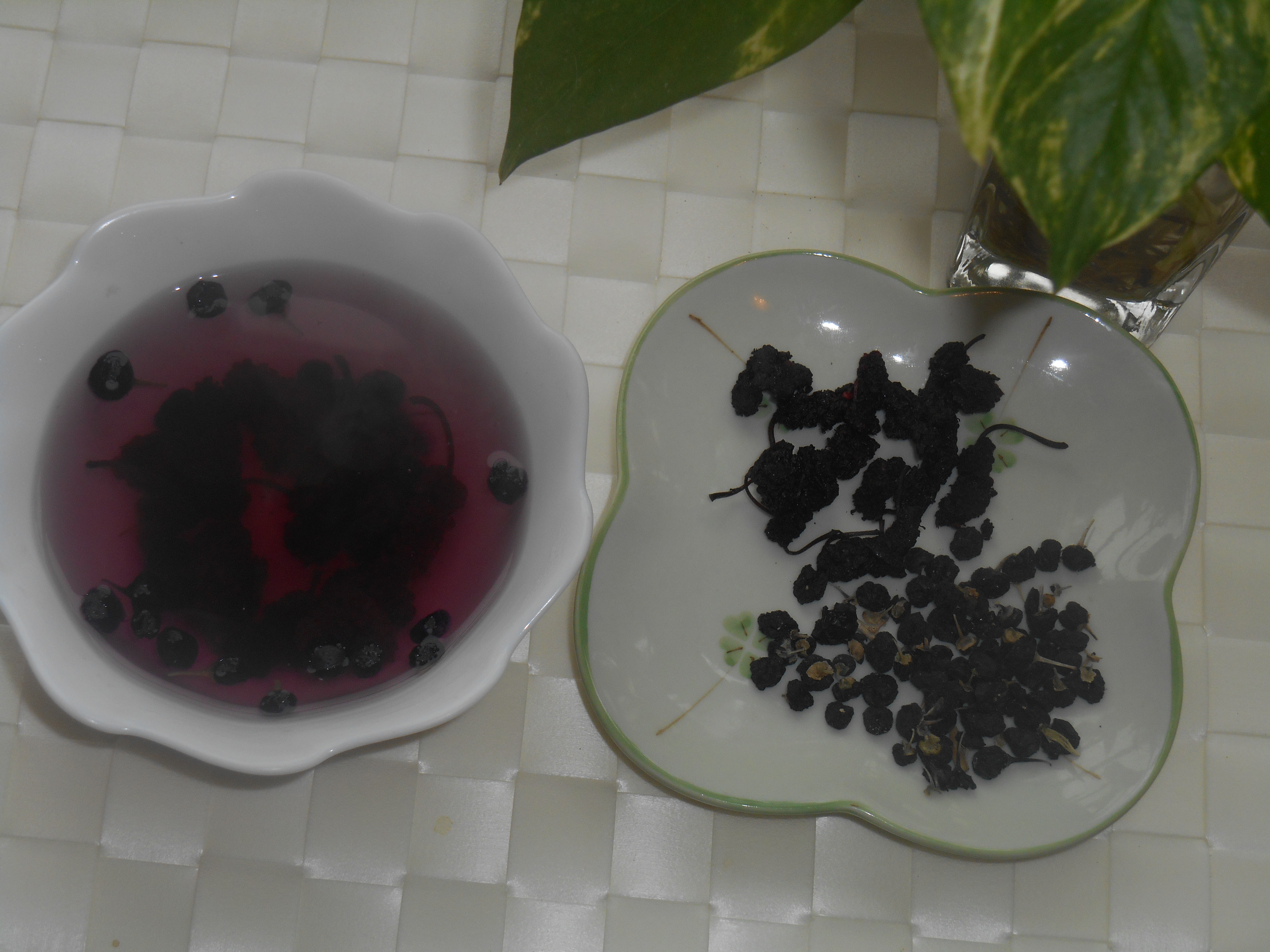 Black Goji Berry and Mulberry Tea