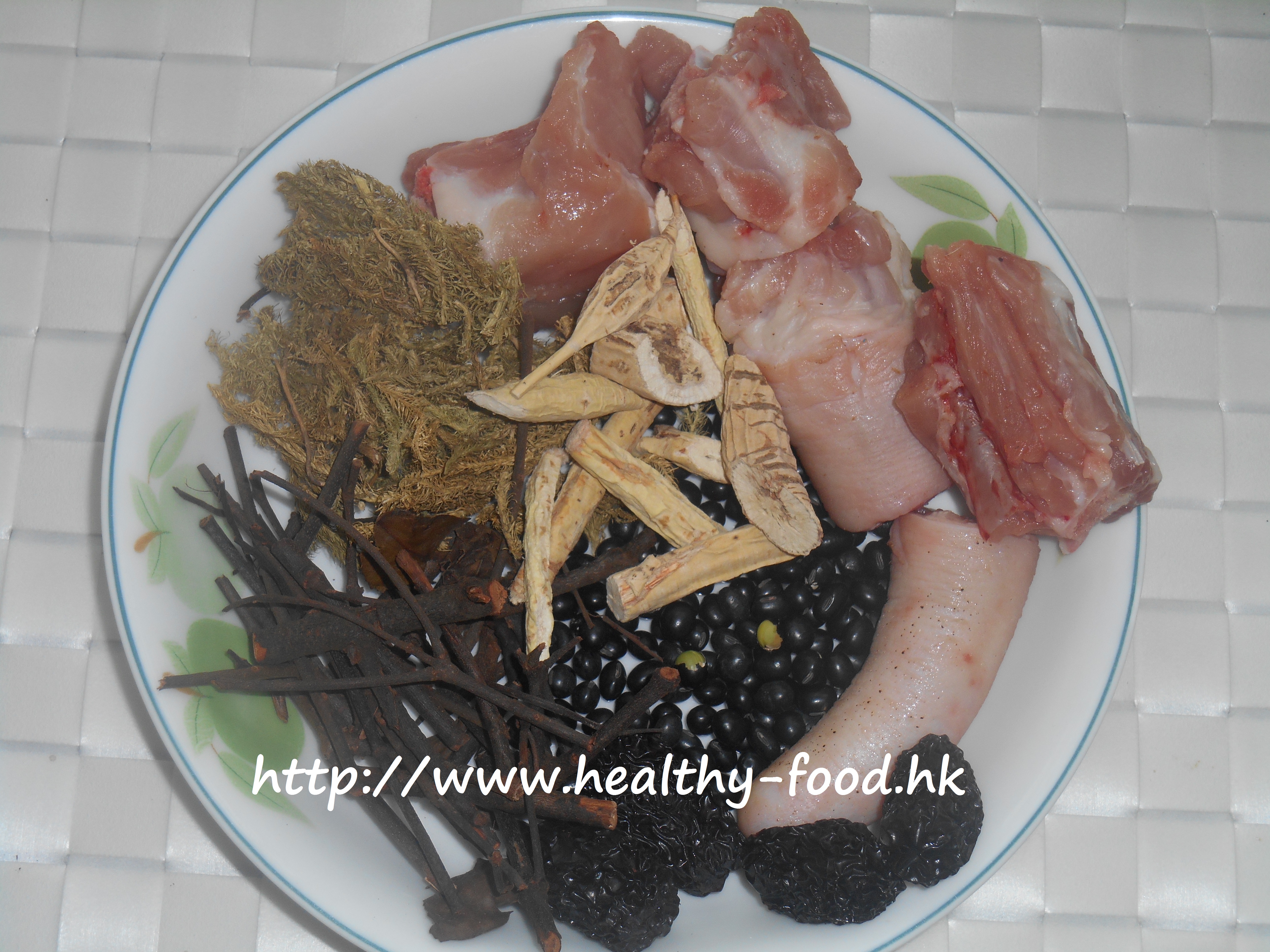 Niu Da Li, Sinew-Relaxing Herb, Mulberry Mistletoe and Pig Tail Soup