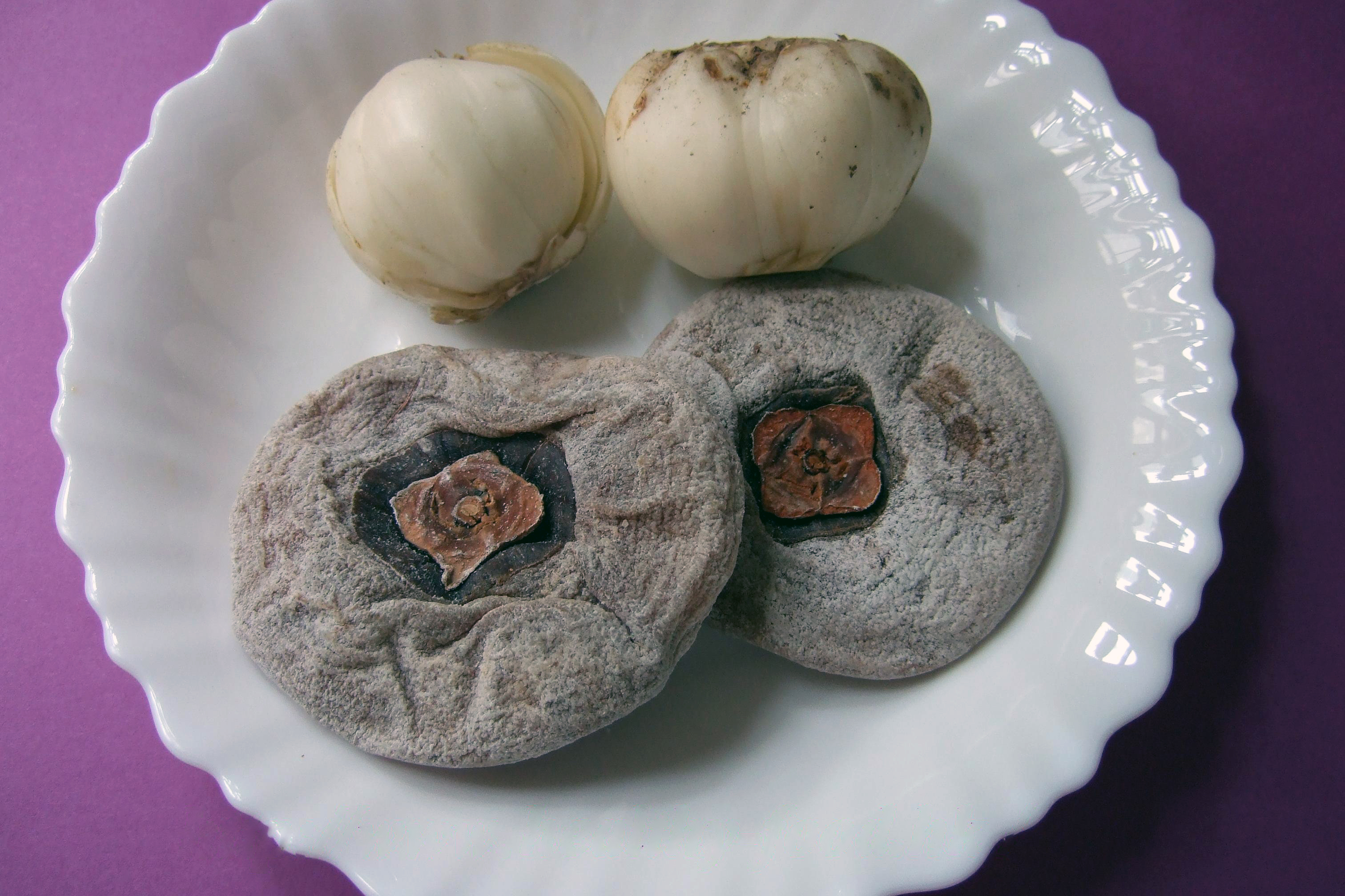 Dried Persimmon and Fresh Lily Bulb Sweet Soup