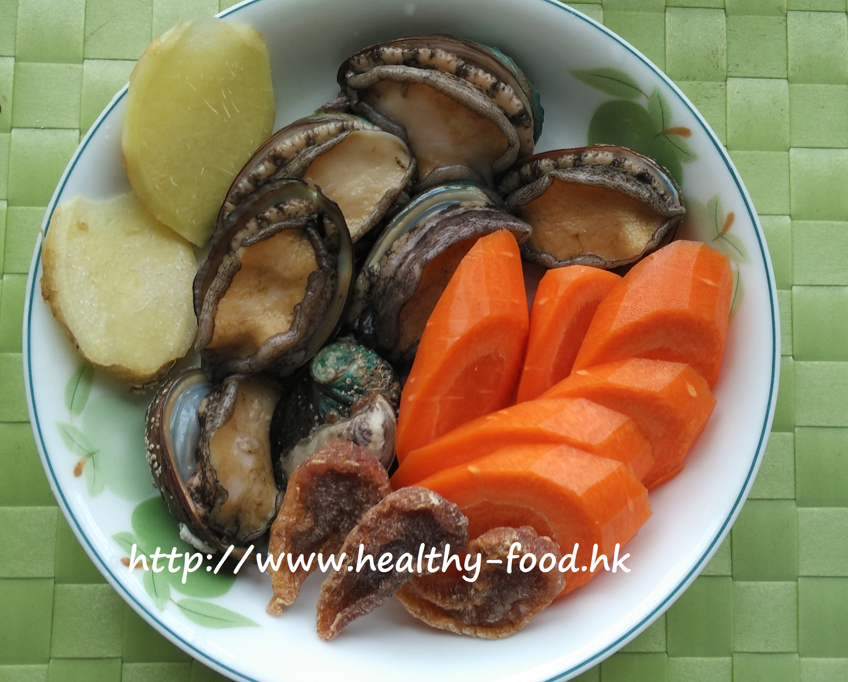 Baby Abalone, Carrot and Pearl Mussel Meat Soup