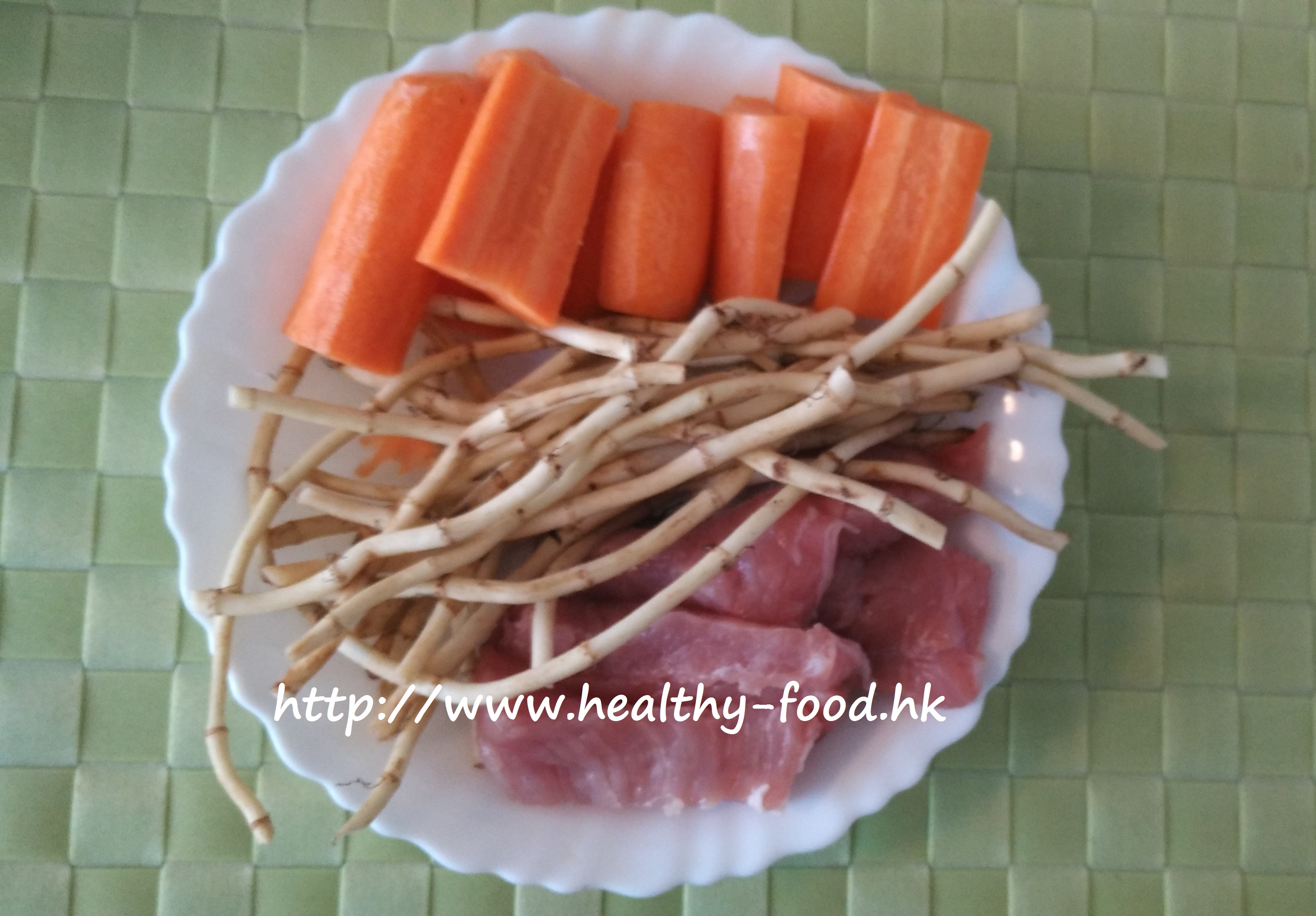 Fresh Houttuynia, Carrot & Lean Pork Soup