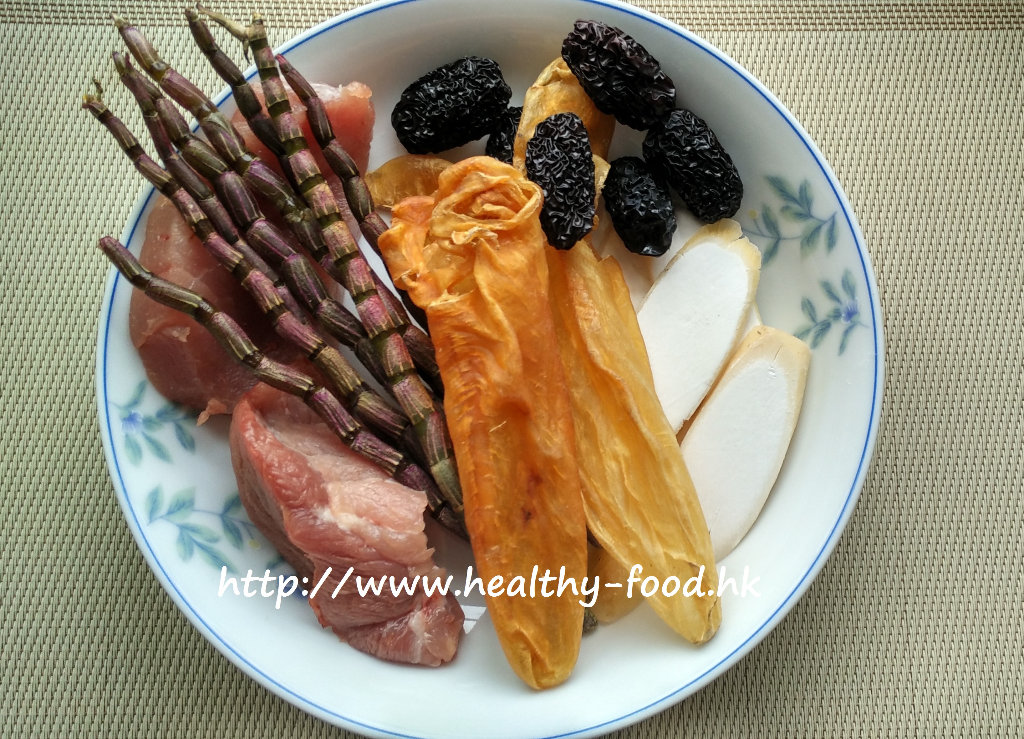 Chinese Yam, Fresh Dendrobium and Fish Maw Double-Boiled Stew