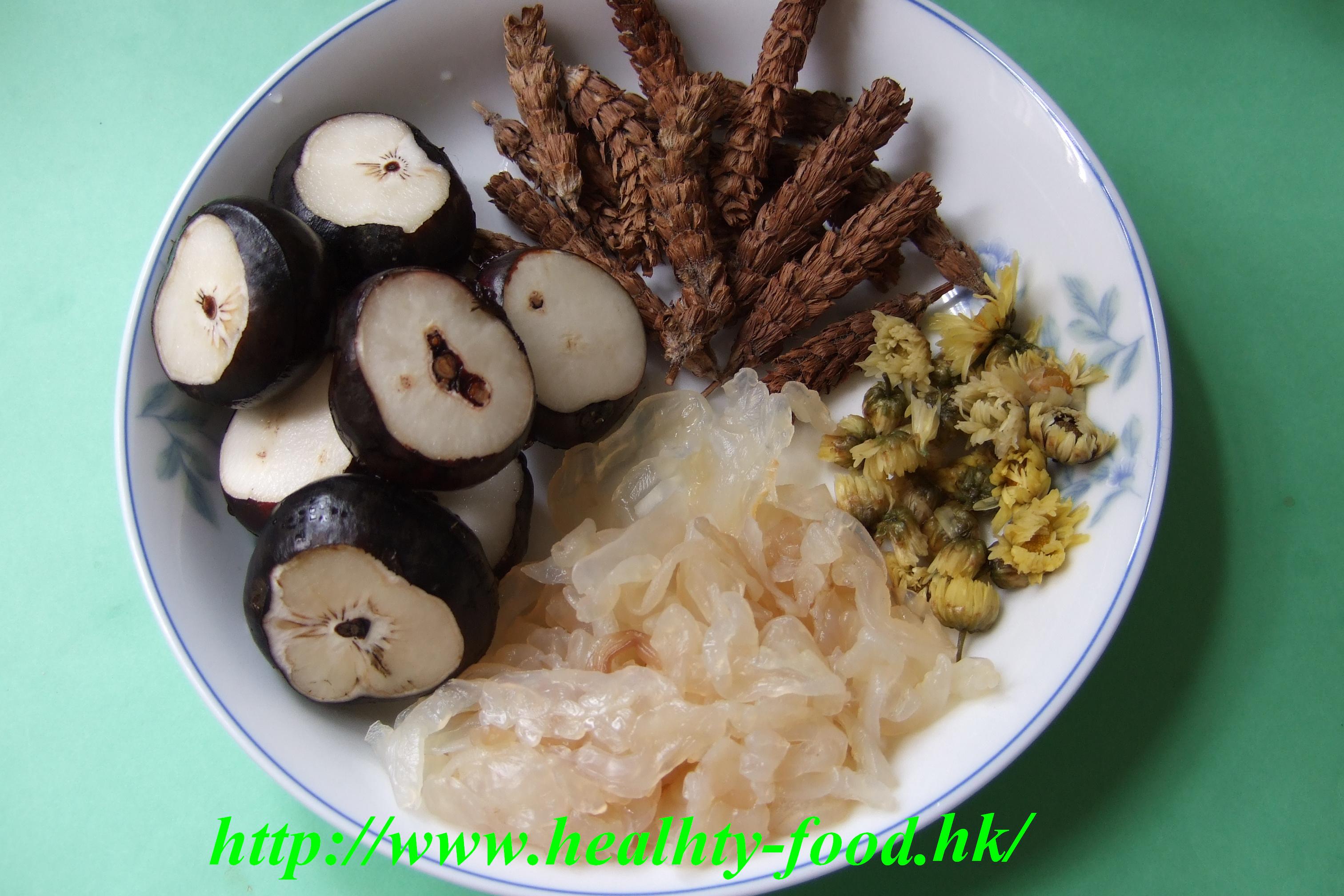 Selfheal, Jellyfish and Chrysanthemum Soup (Xia Ku Cao Hai Zhe Tang)