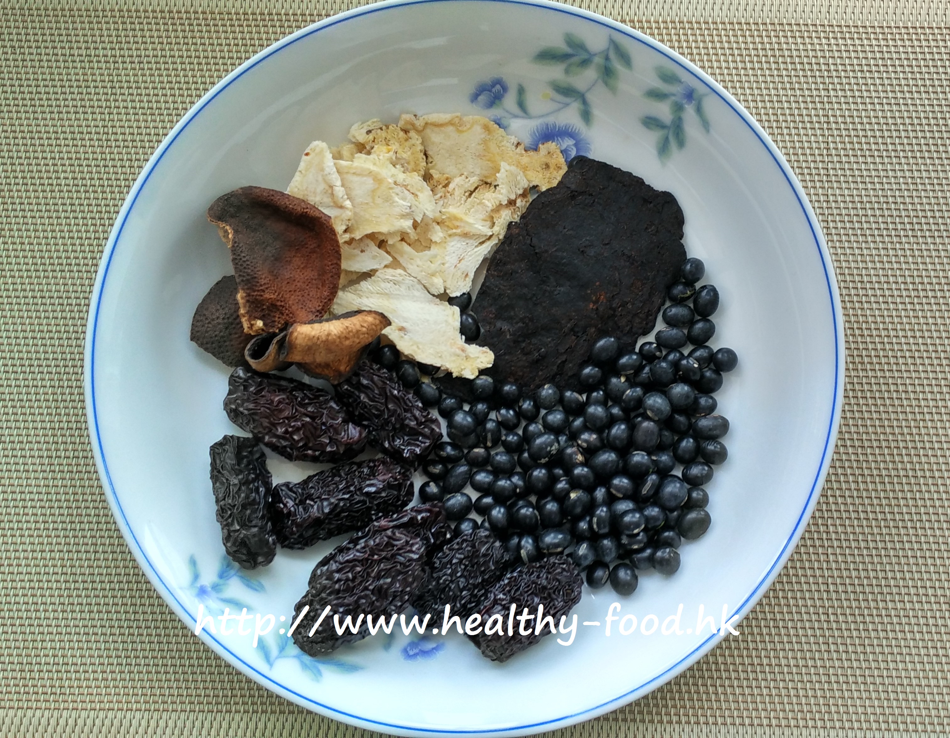 Angelica, Rehmannia, Black Bean & Southern Jujube Soup