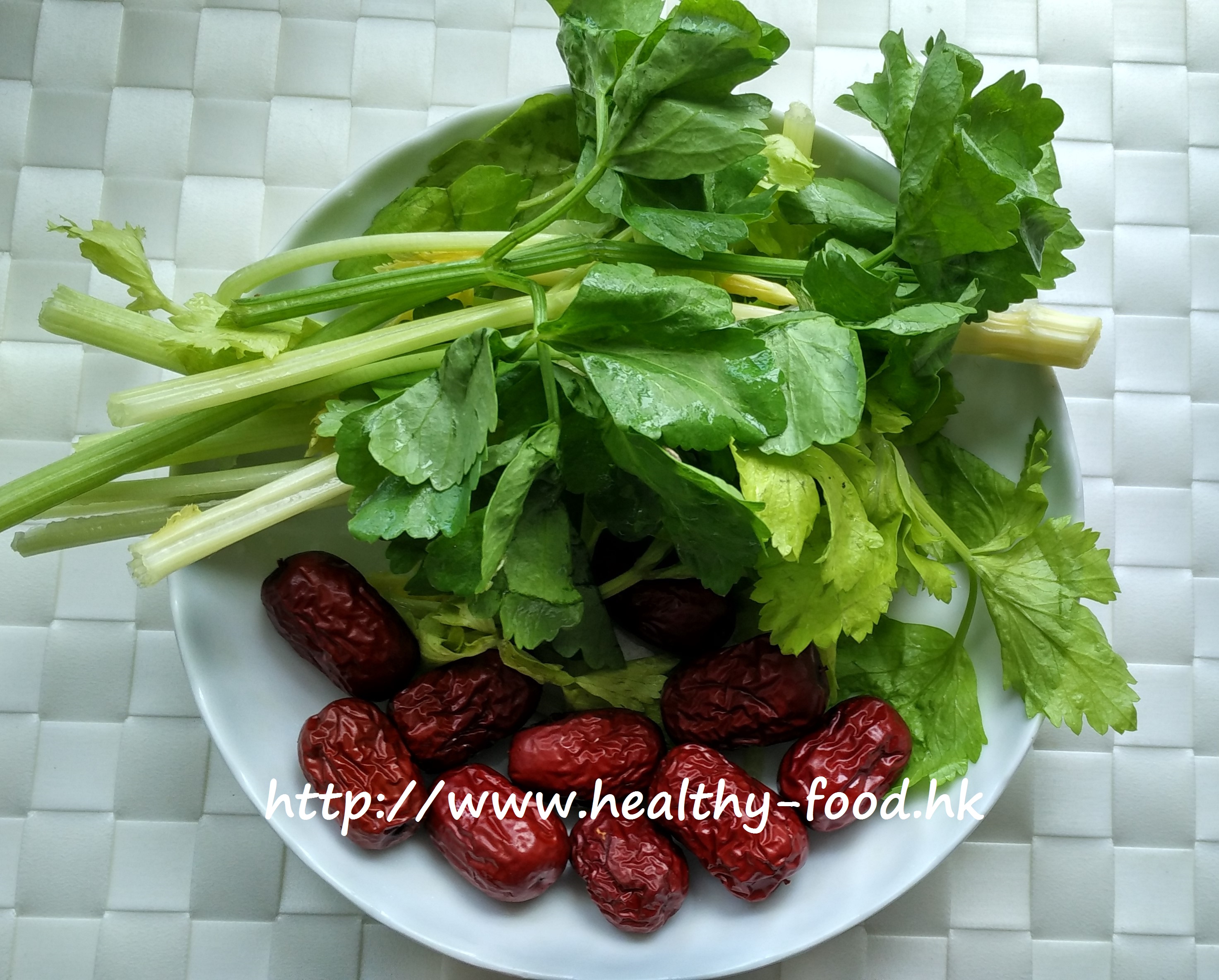 Celery & Red Date Water