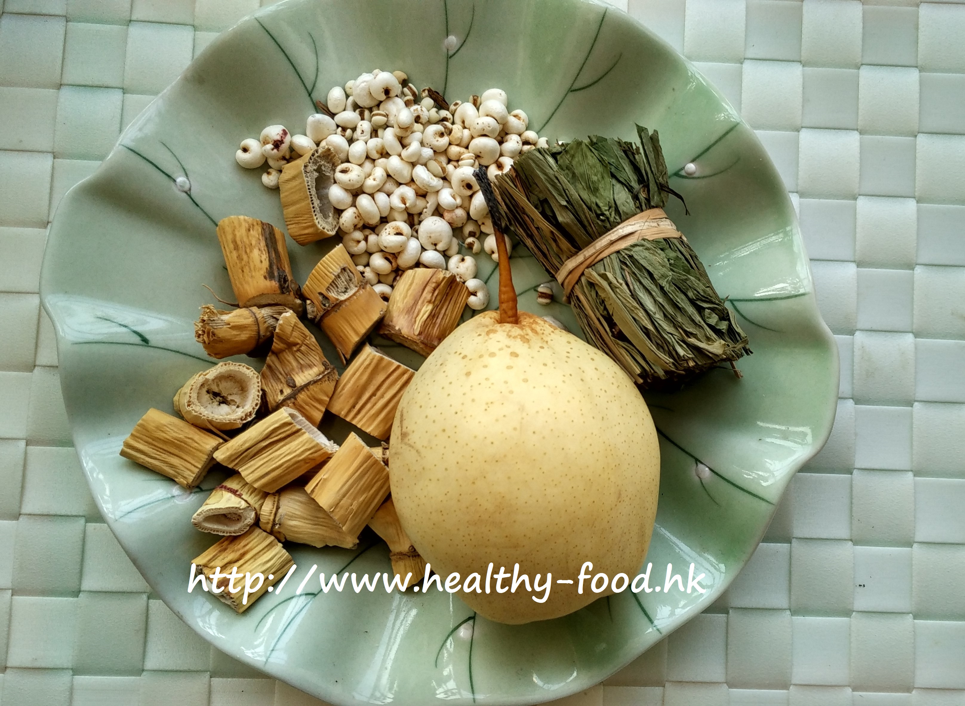 Reed Root, Coix Seed, Lophatherum and Pear Drink
