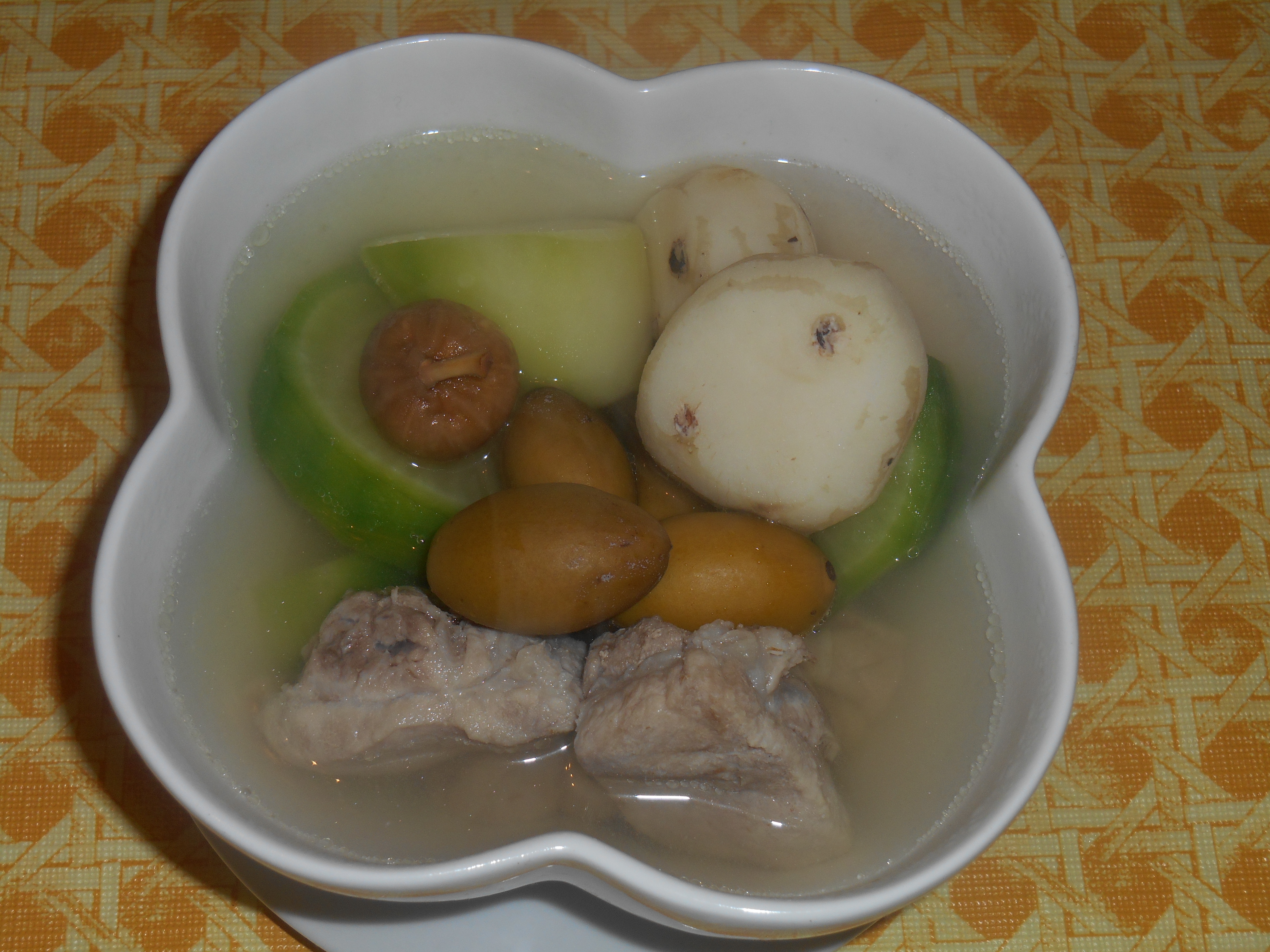 Green Olive, Water Chestnut and Green Radish Pork Soup