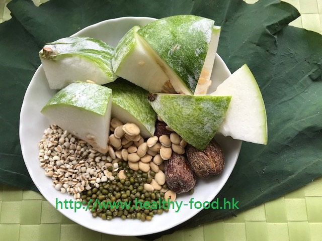 Fresh Lotus Leaf, Winter Melon and Green Bean Dampness-Clearing Soup