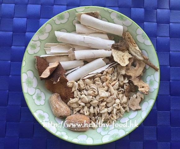 Poria, White Atractylodes and Hyacinth Bean Coat Drink