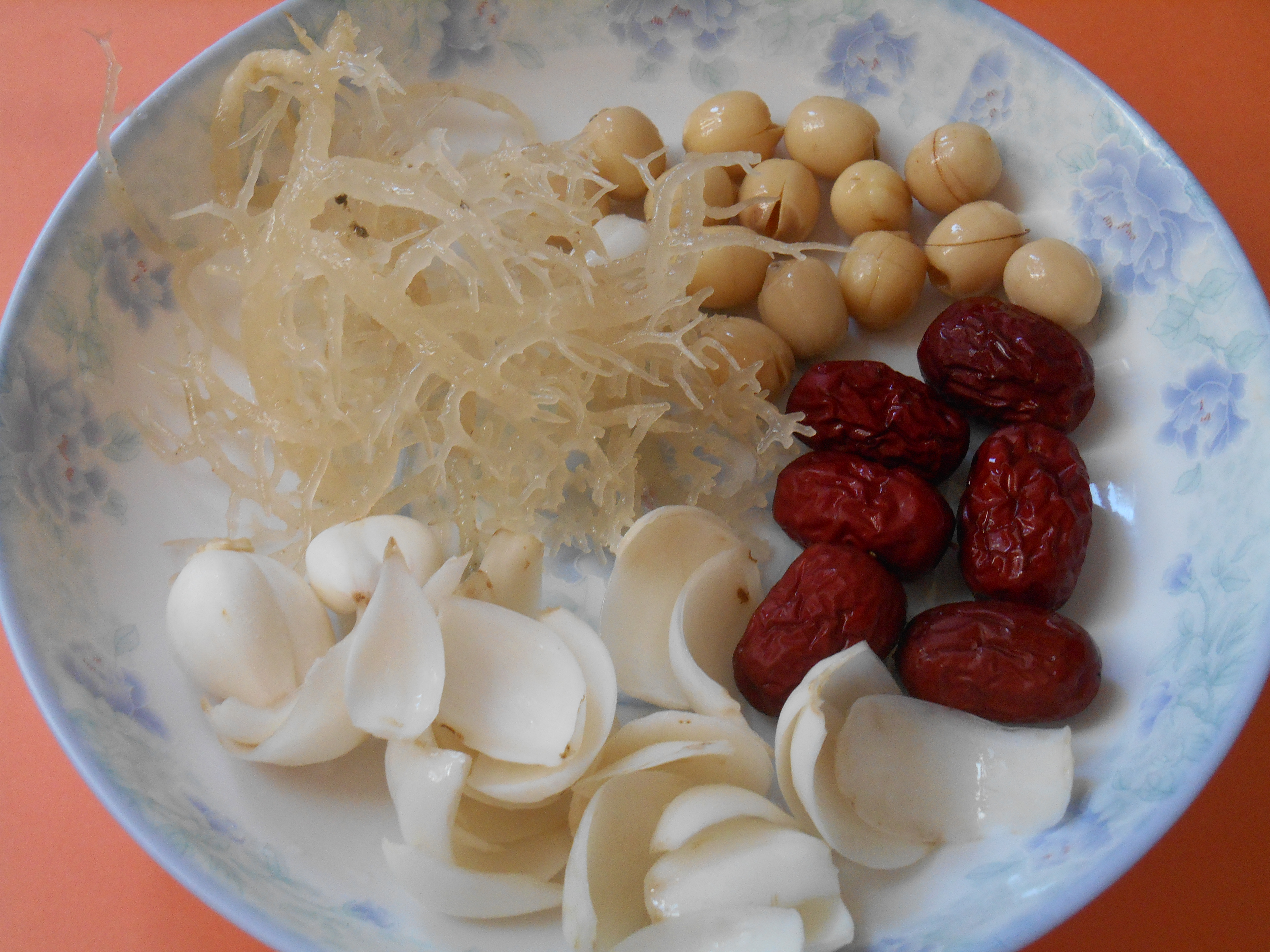 Fresh Lotus Seed, Lily and Coral Grass Sweet Soup
