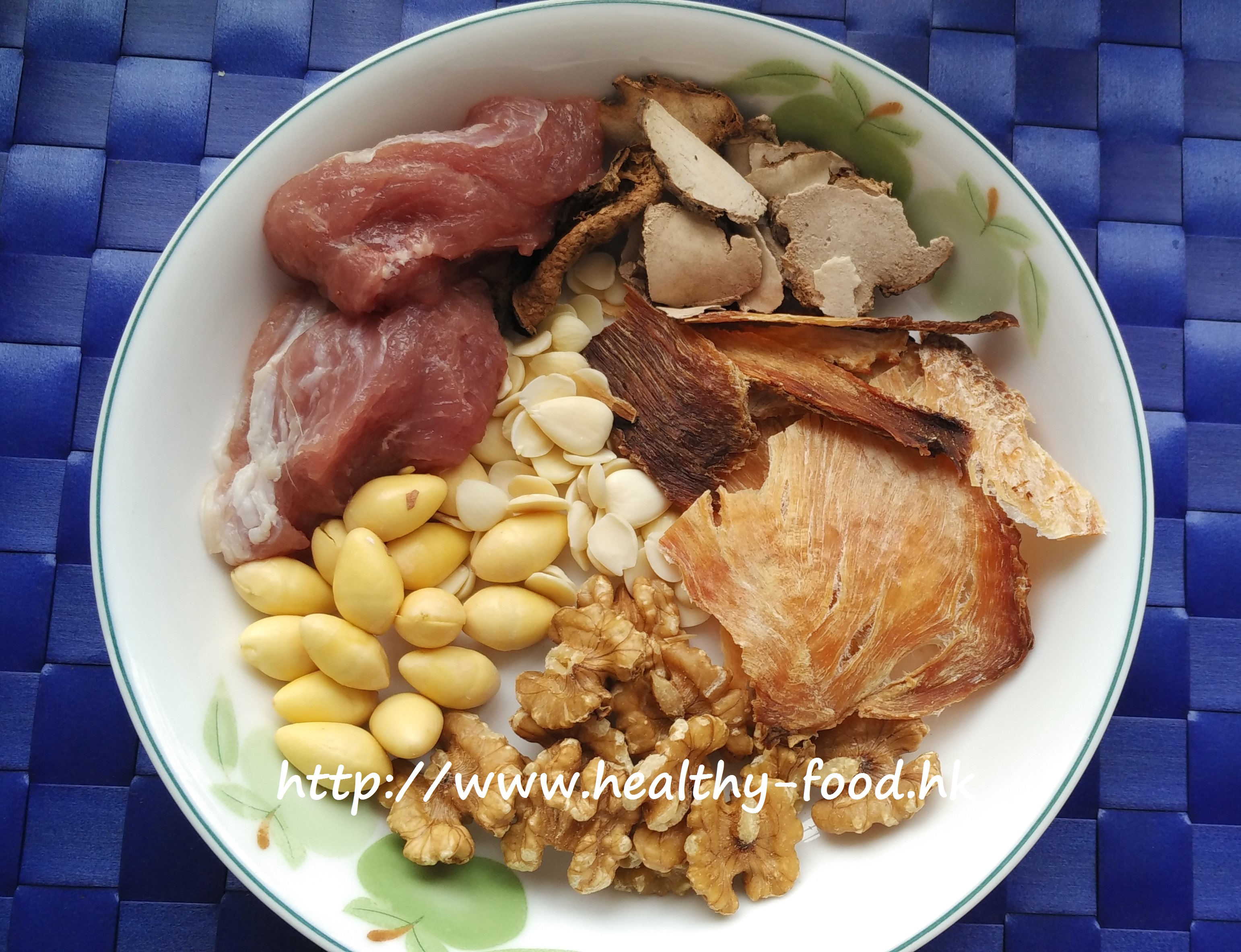 Ginkgo Nut, Walnut, Tiger Milk Lingzhi and Dried Crocodile Meat Soup