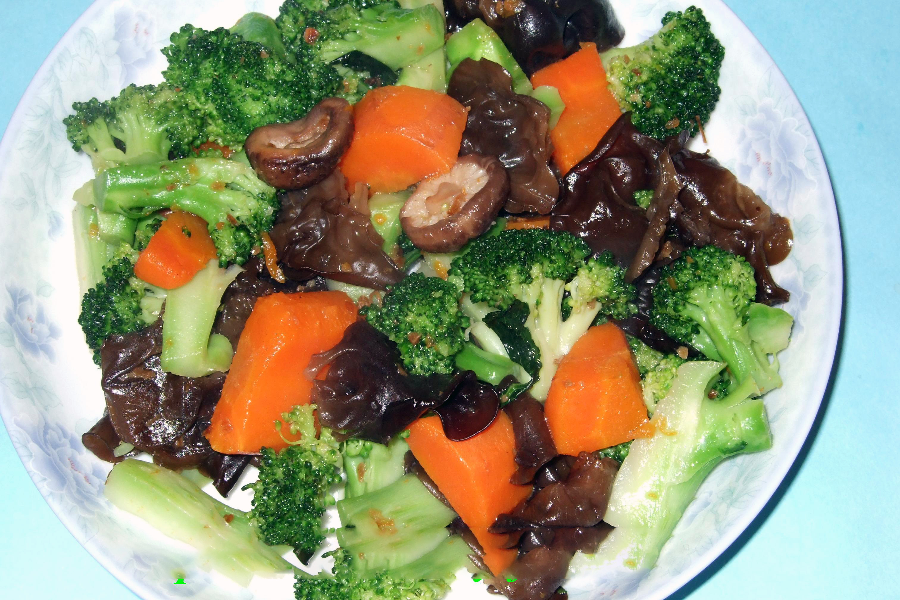 Shiitake Mushroom, Cloud Ear and Broccoli Stir-Fry