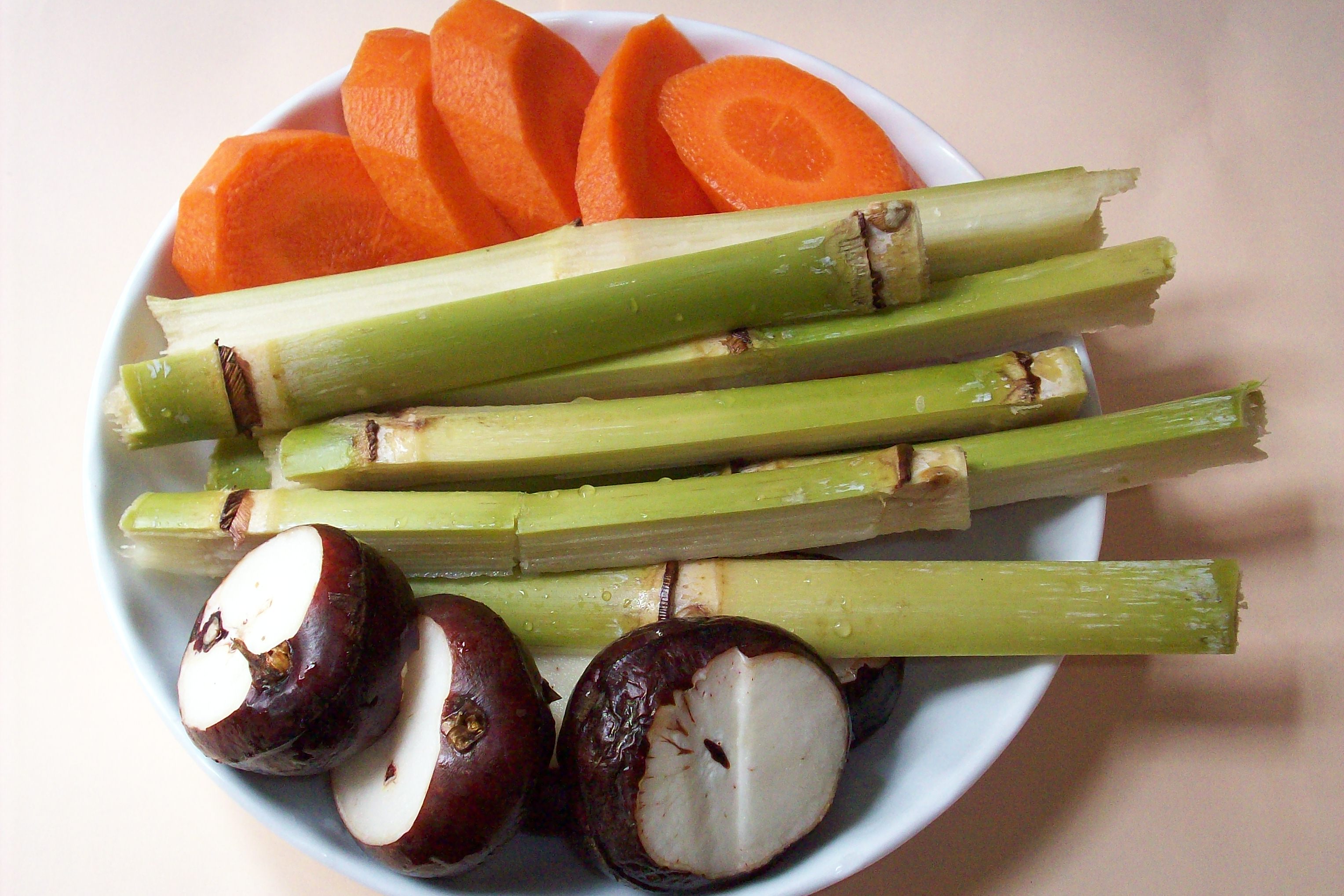 Water Chestnut, Sugarcane and Carrot Water