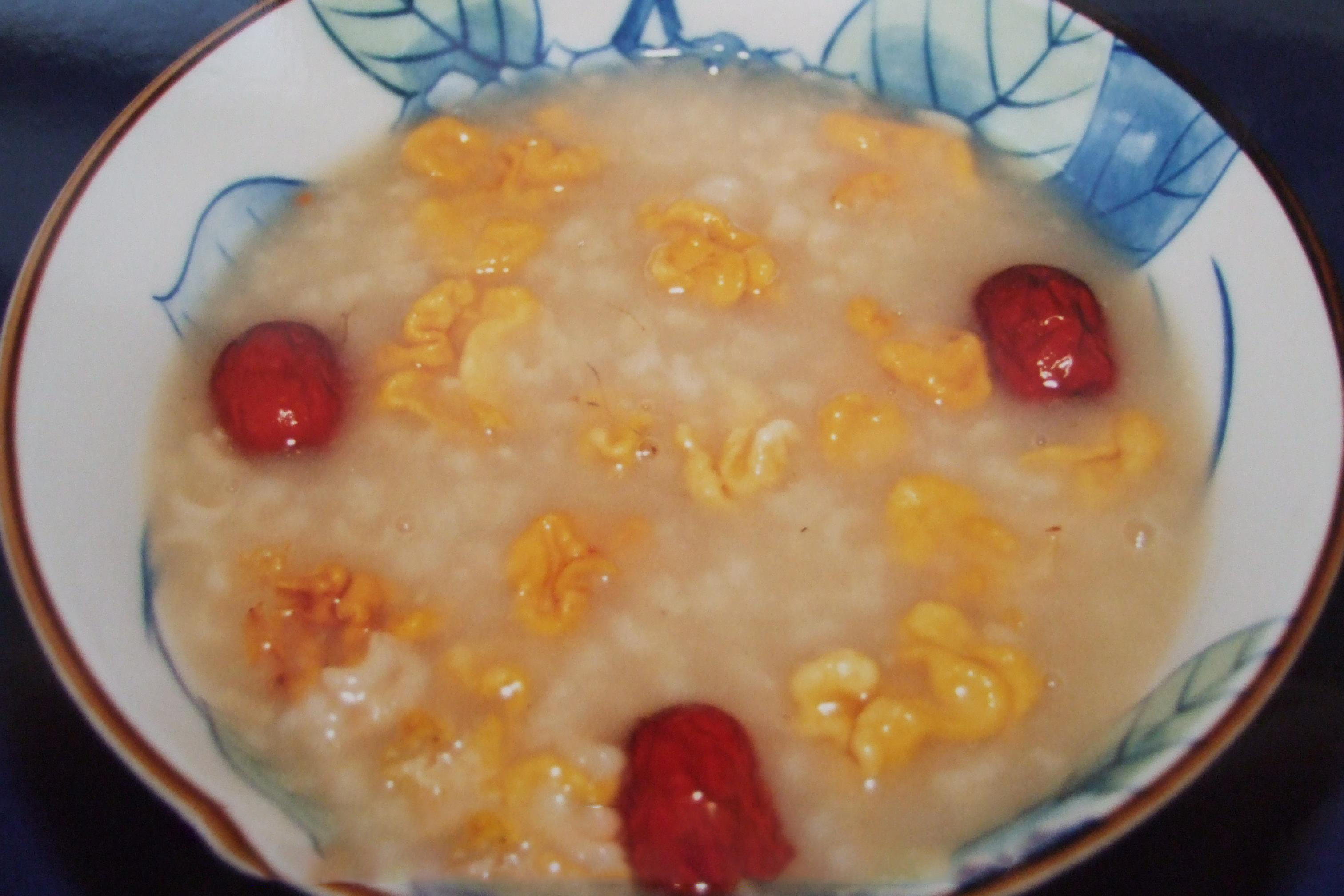 Yellow Ear Fungus and Red Date Rice Porridge