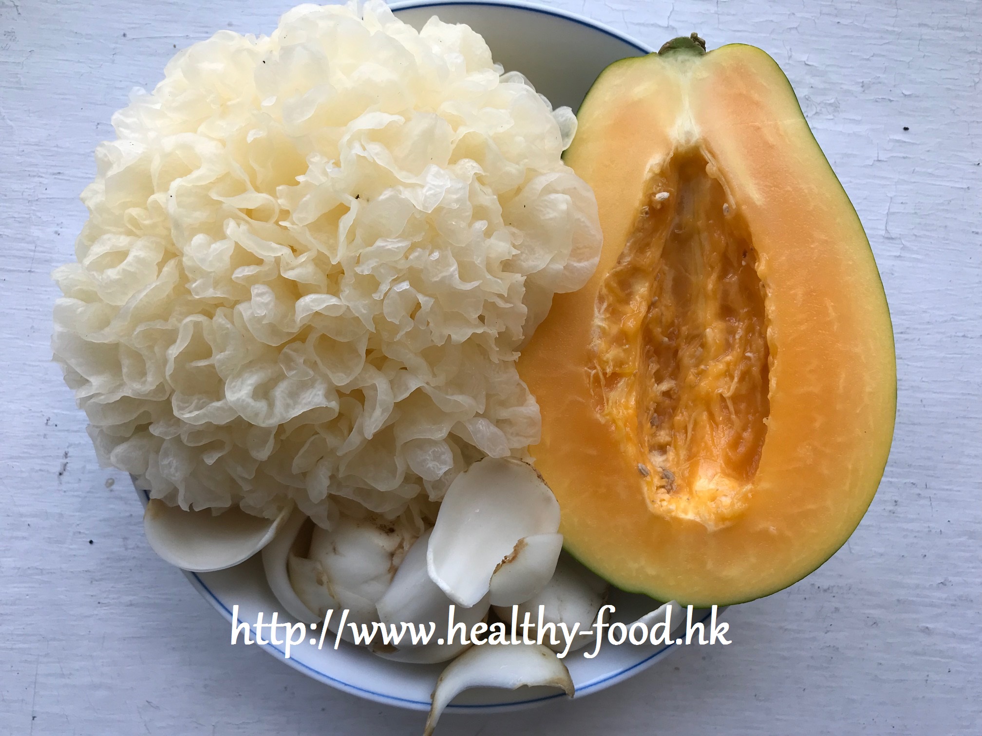 Snow Fungus, Papaya and Lily Bulb Sweet Soup
