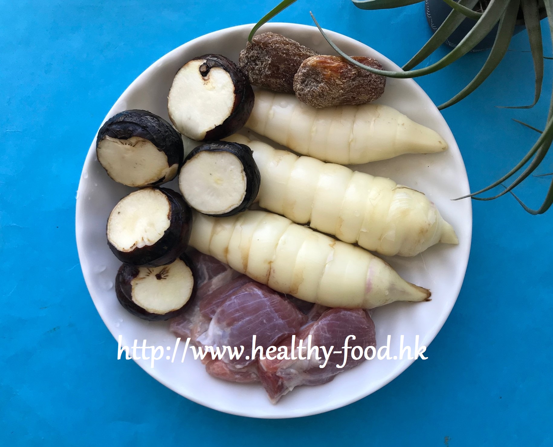 Arrowroot and Water Chestnut Lean Pork Soup