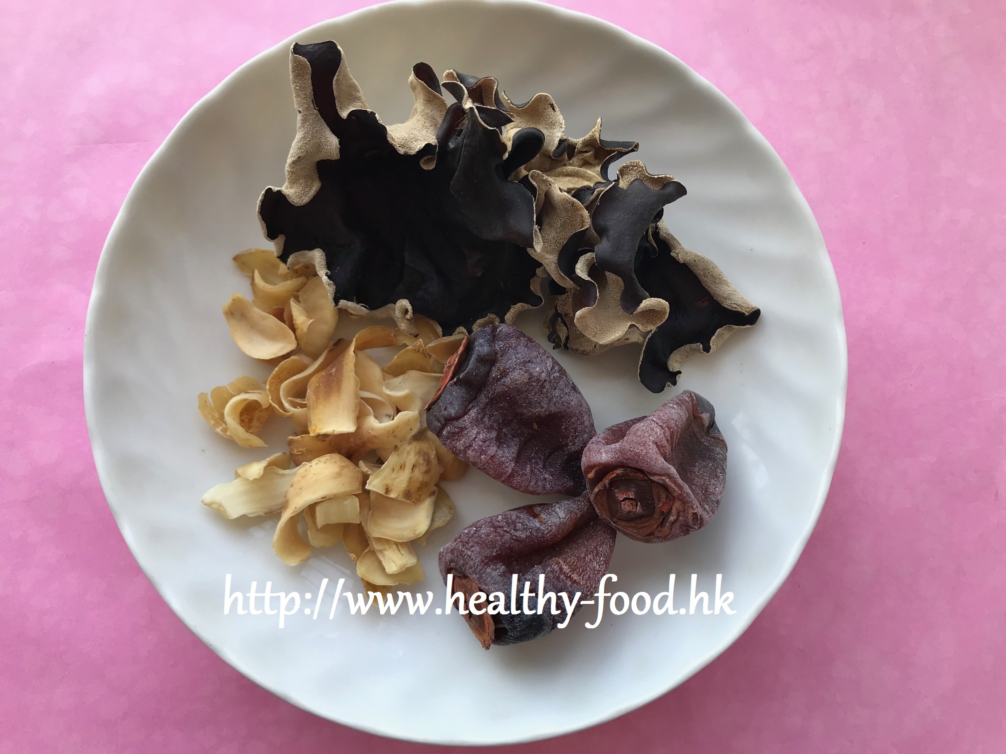 Dried Persimmon, Black Wood Ear Mushroom, and Lily Bulb Soup