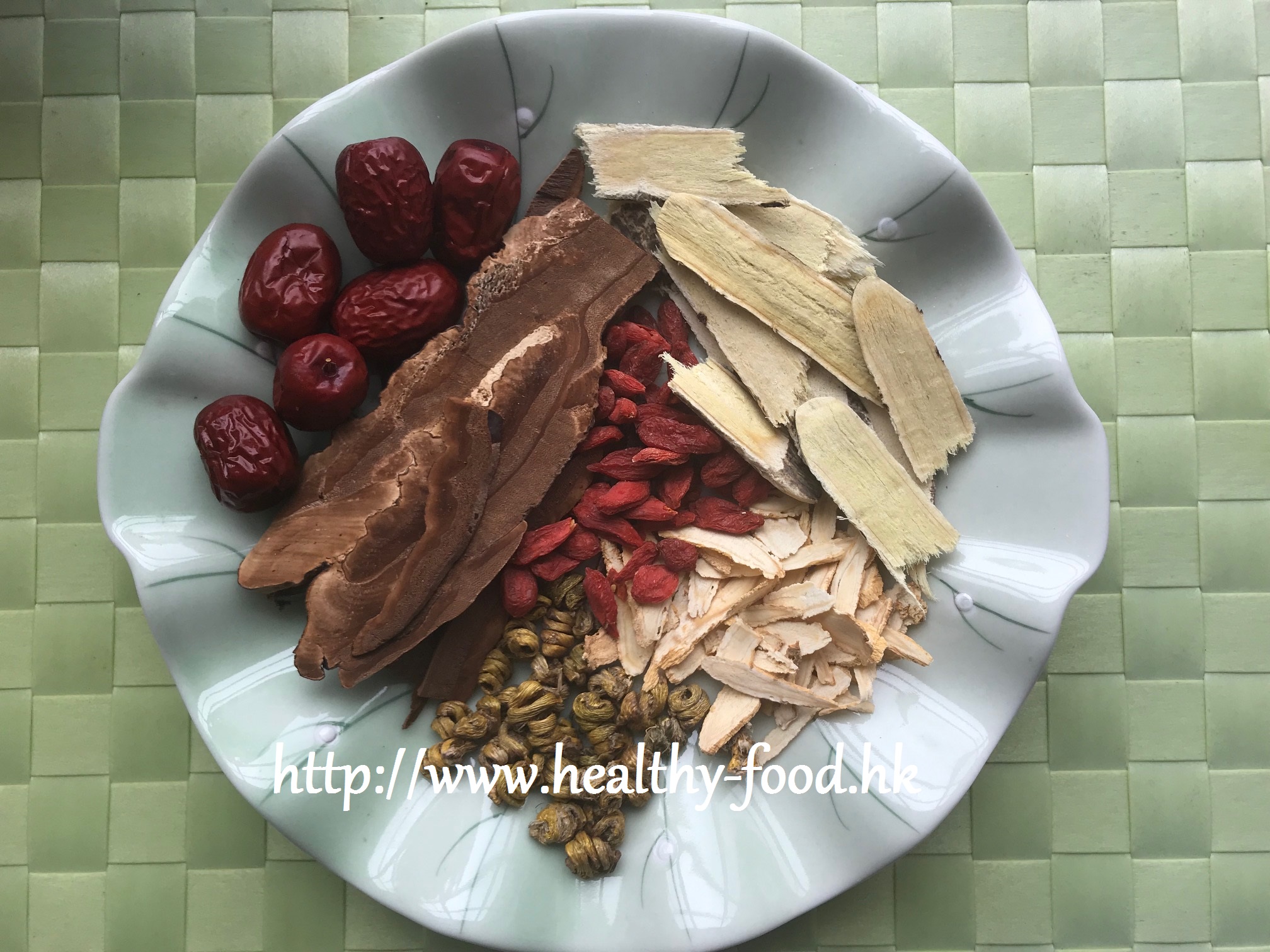 Lingzhi, American Ginseng & Dendrobium Soup