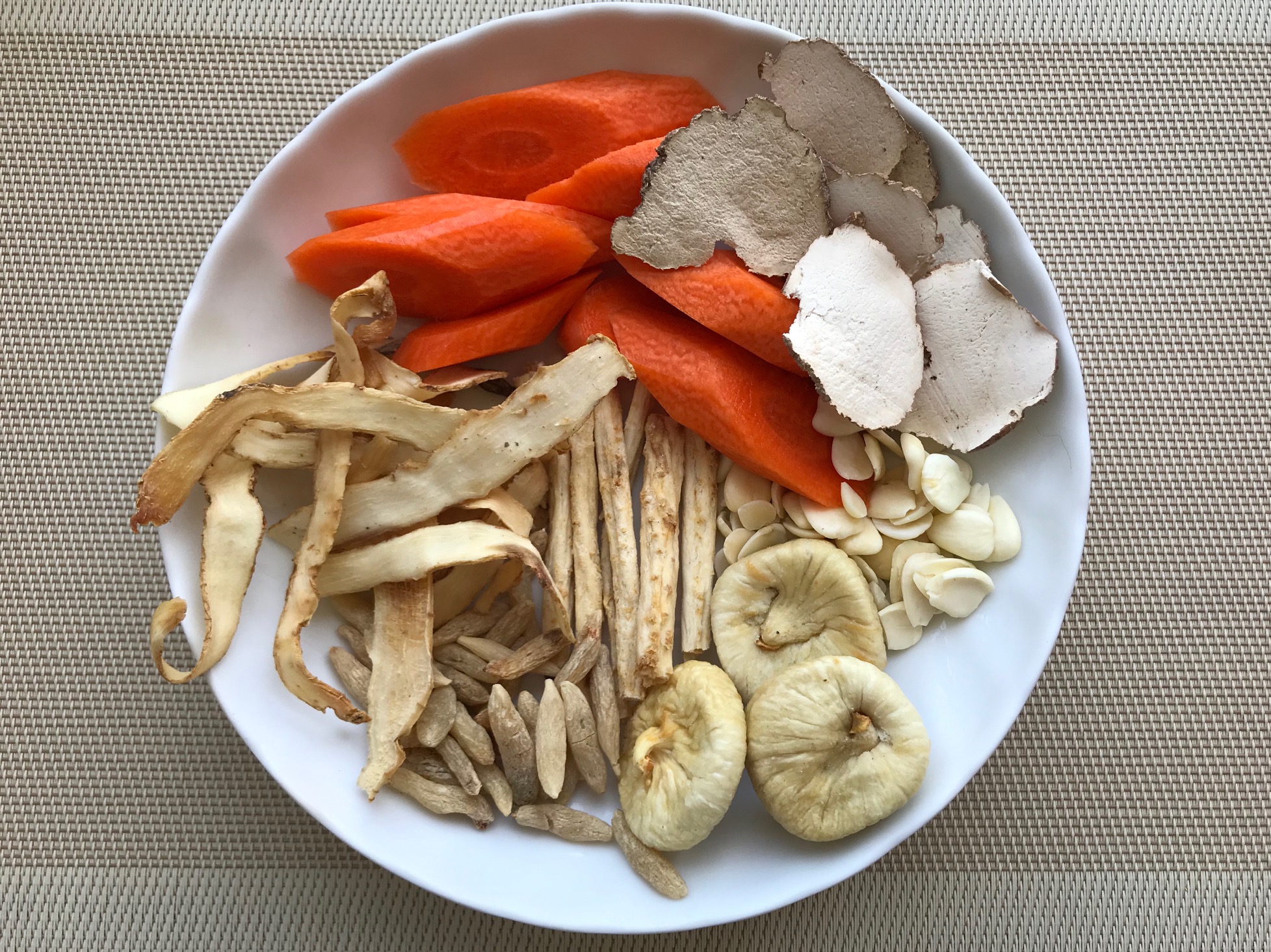 Tiger Milk Mushroom, Glehnia, and Ophiopogon Soup