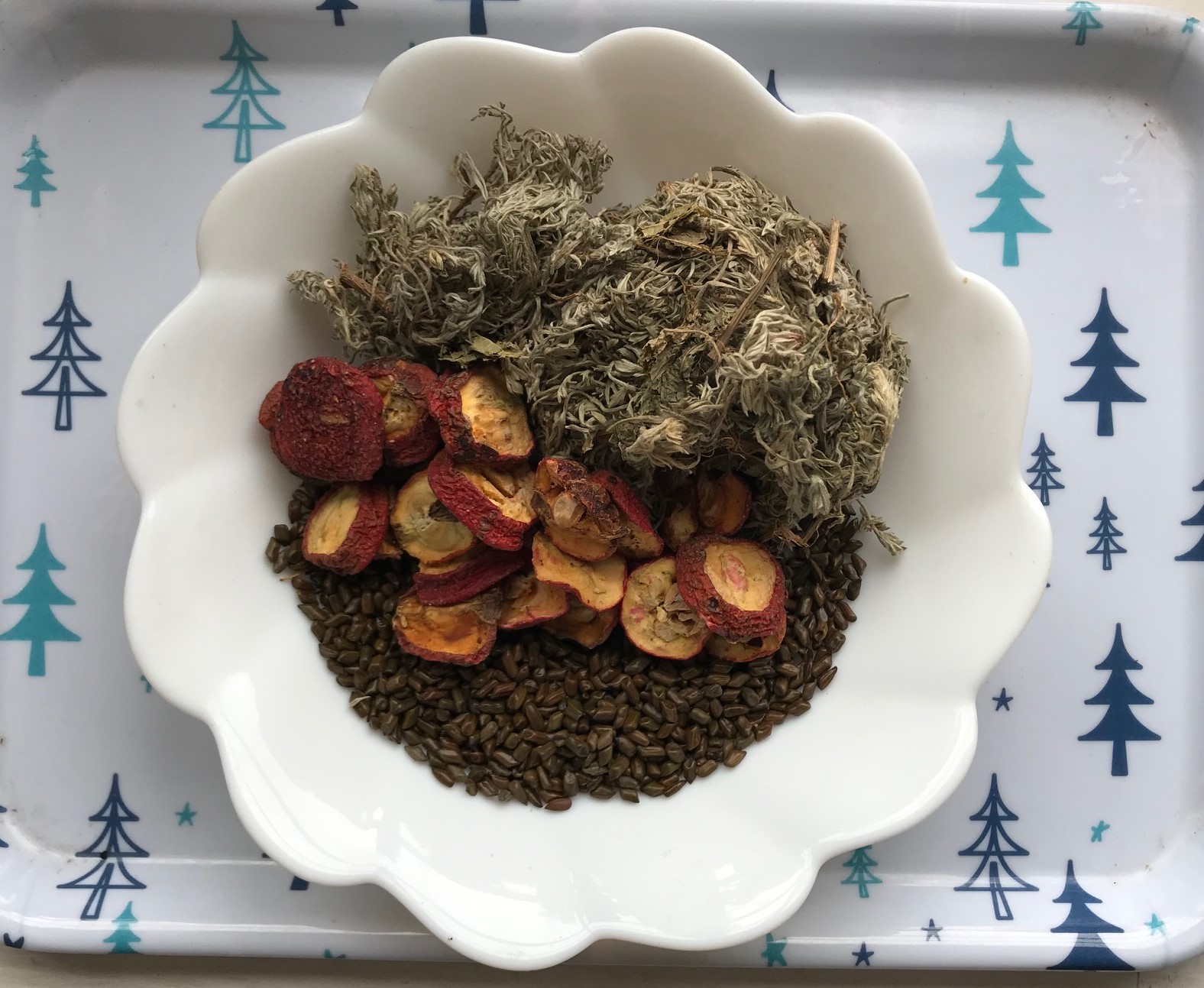 Hawthorn, Cassia Seed and Virgate Wormwood Tea