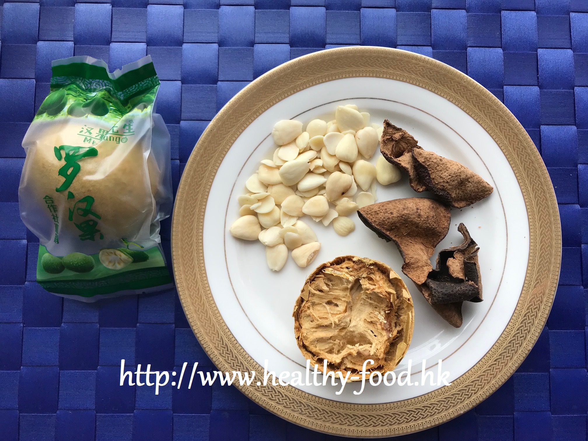 Golden Monk Fruit, Sweet Almonds & Tangerine Peel Drink