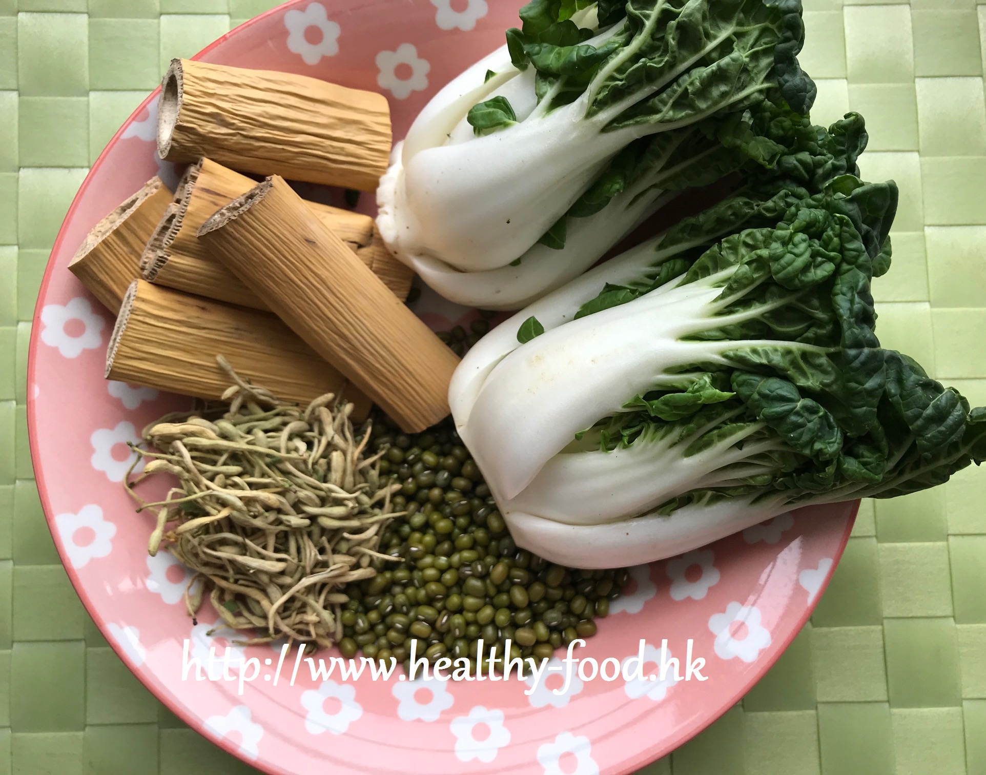 Reed Root, Honeysuckle, Mung Bean and Cabbage Soup