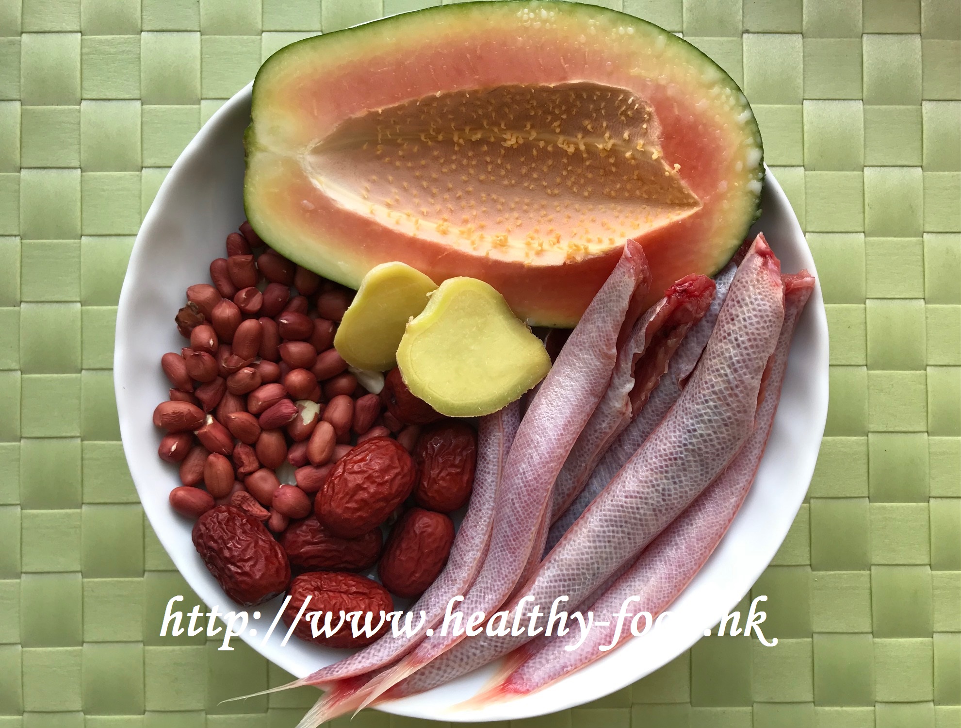 Green Papaya, Red-Skin Peanut and Fish Soup