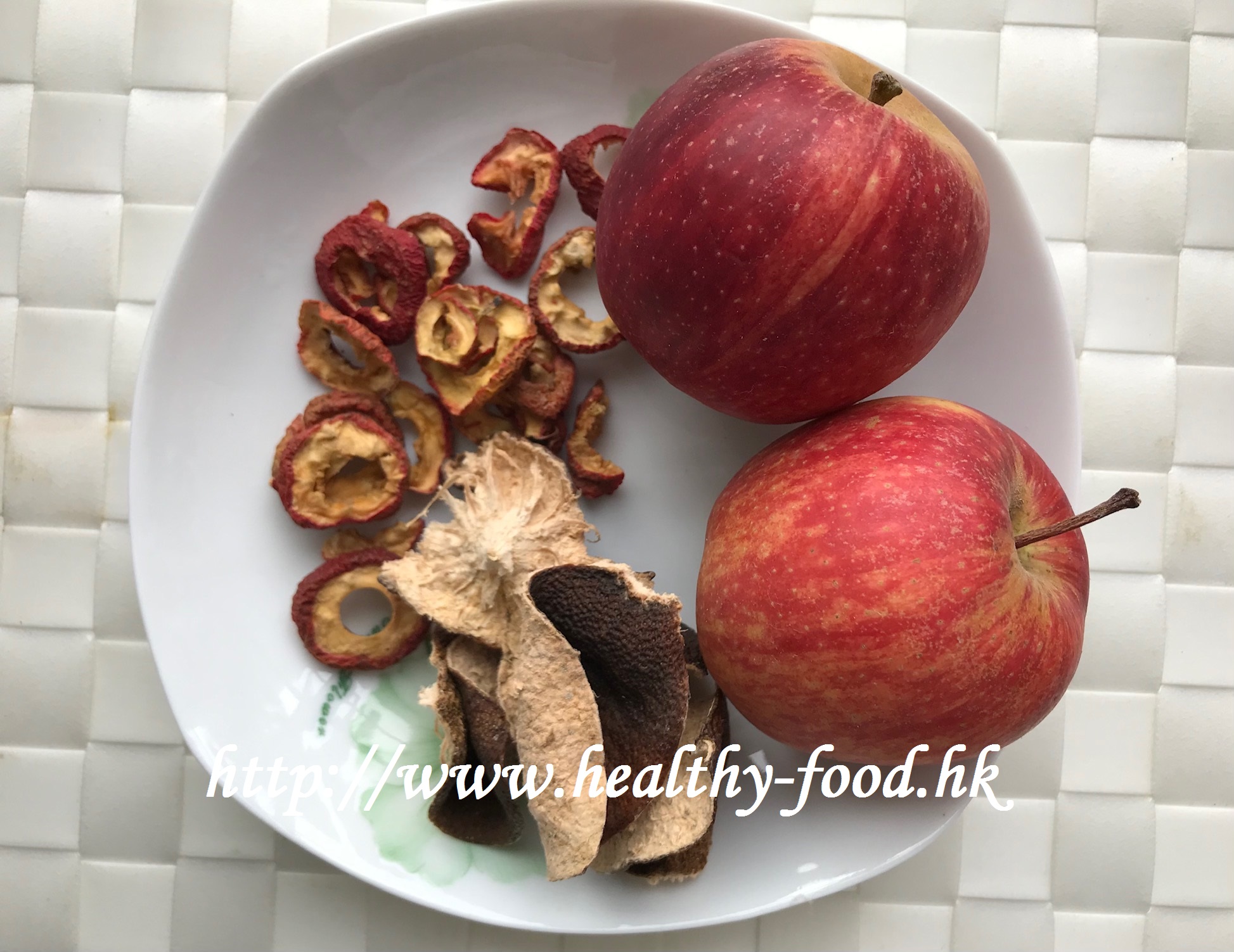 Hawthorn, Apple and Dried Tangerine Peel Drink