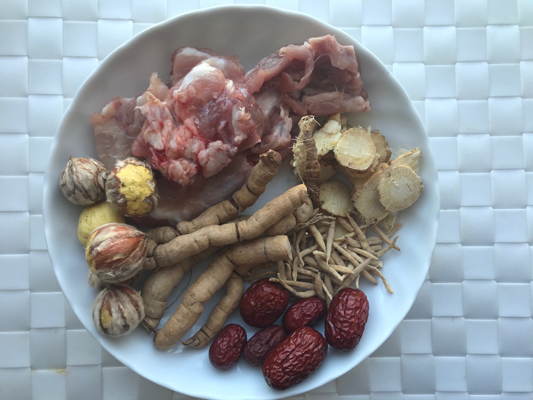 Morinda Root, Beef Sinew, Chestnut and Pork Rib Soup