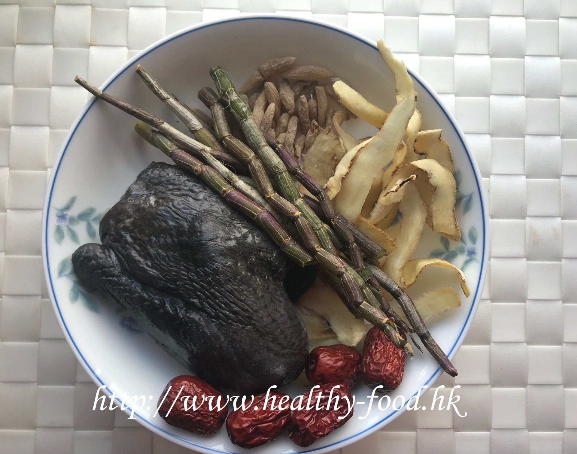 Fresh Dendrobium, Solomon's Seal and Ophiopogon Silkie Chicken Soup