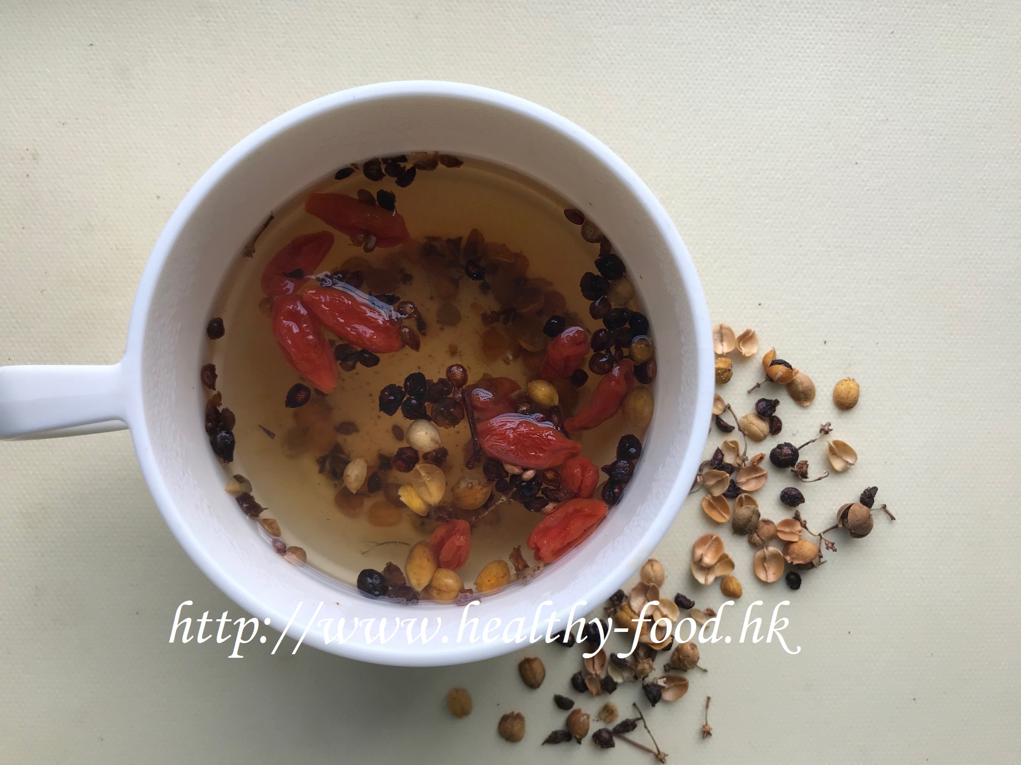 Albizzia Flower Bud and Goji Berry Tea