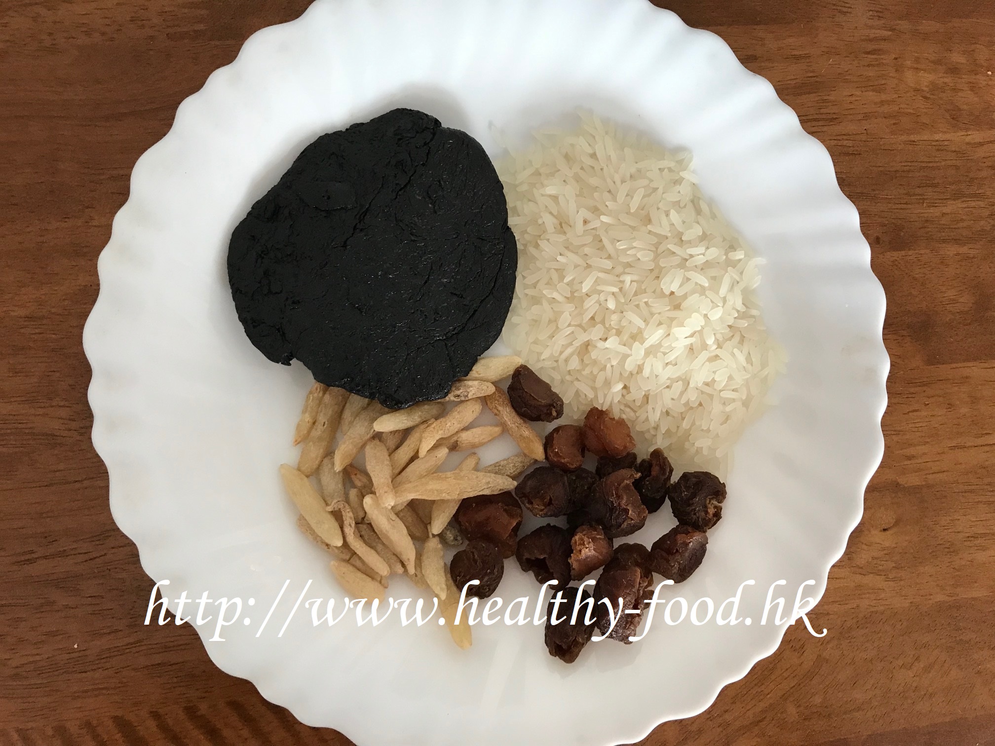 Longan, Ophiopogon and Fresh Rehmannia Congee