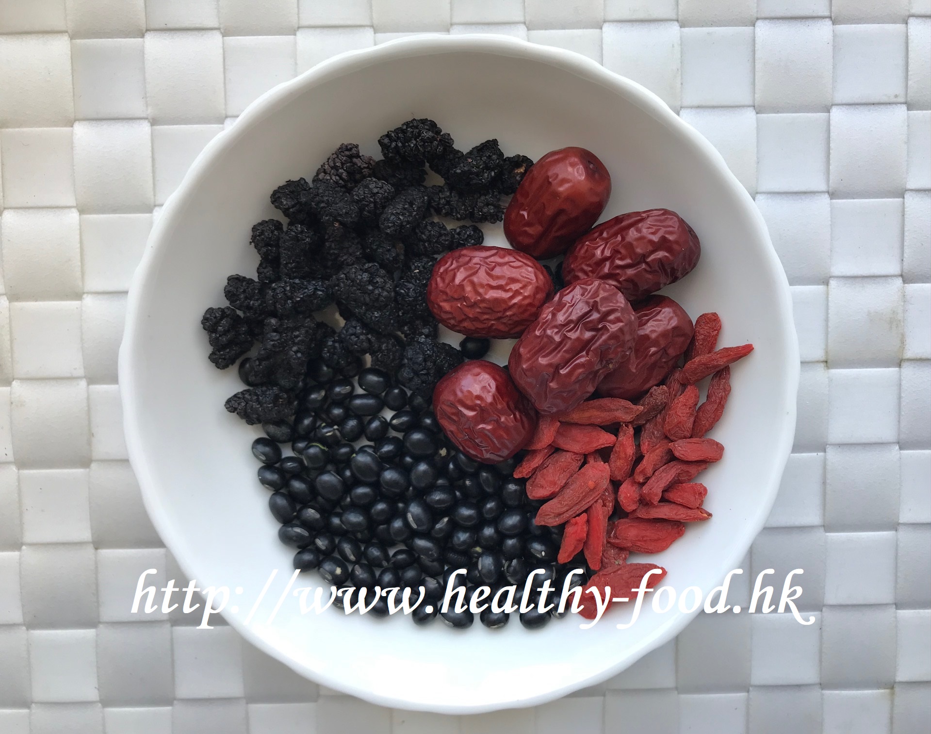 Black Mulberry, Black Bean, Goji Berry & Red Jujube Drink