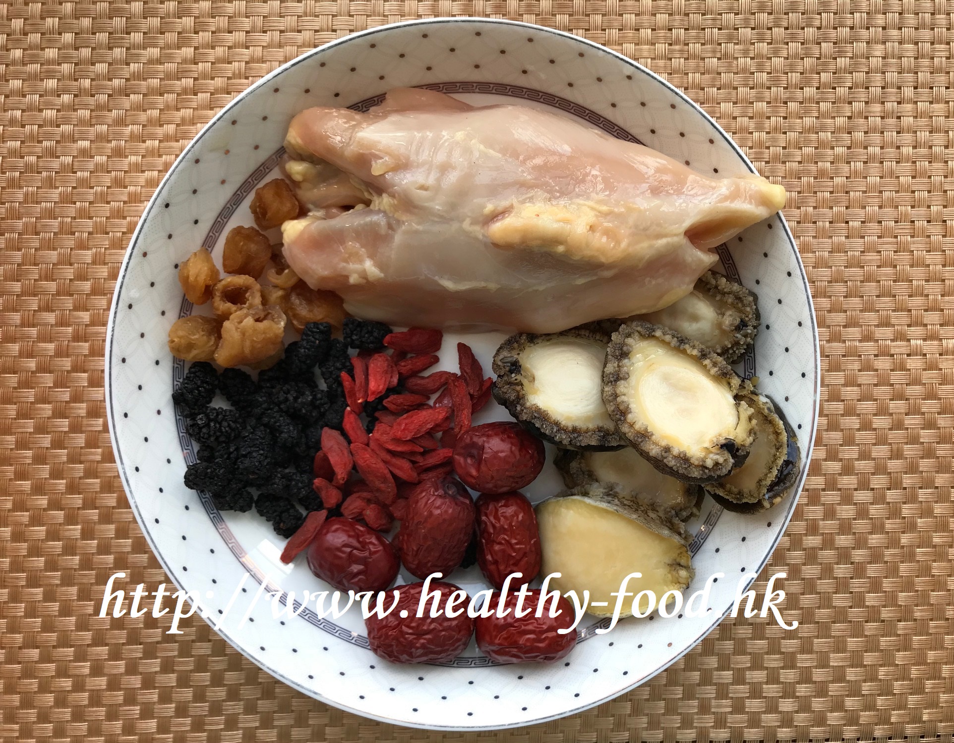 Mulberry, Goji Berry, Baby Abalone & Chicken Breast Soup