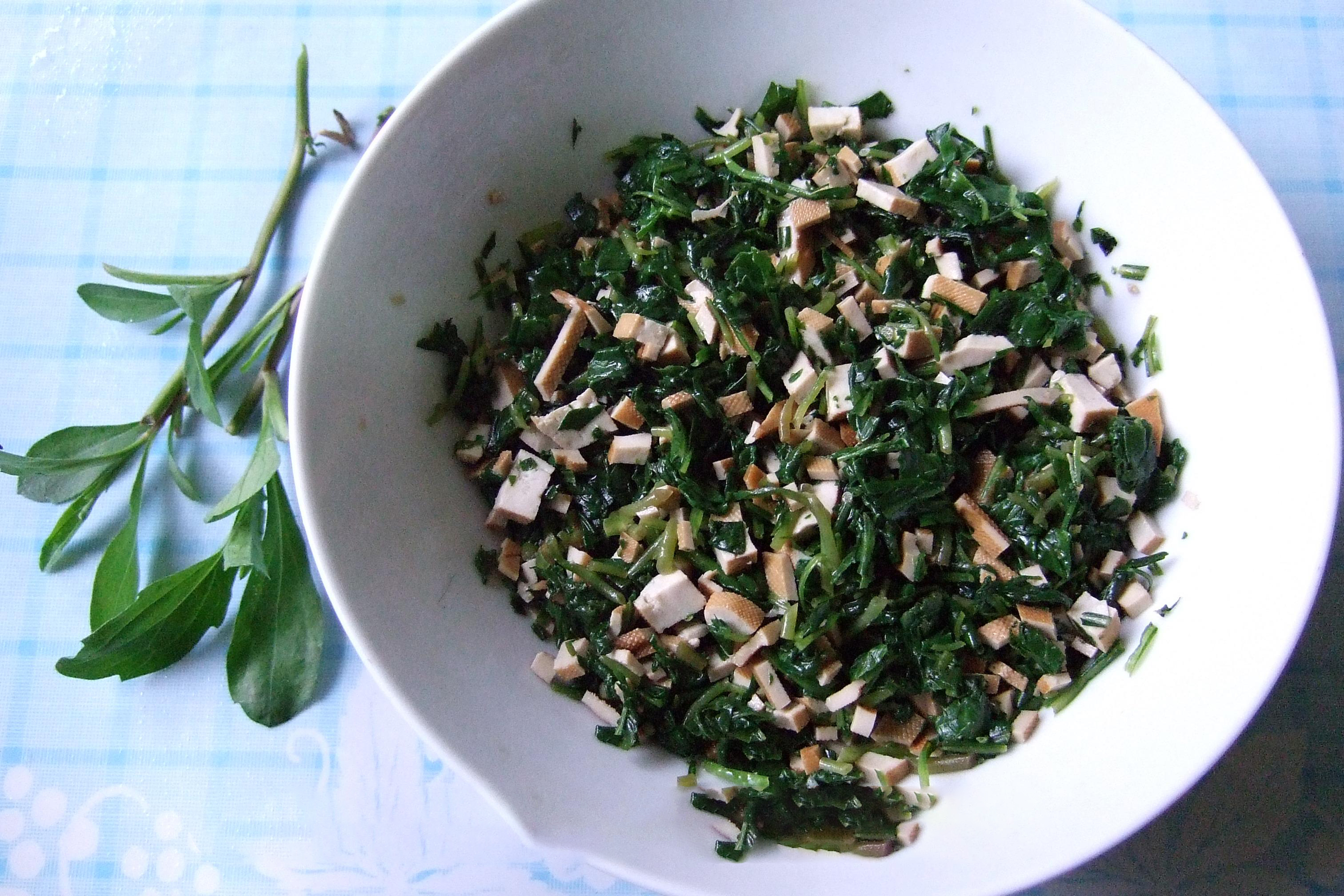Indian Aster with Dried Tofu (Fragrant Cold Salad)